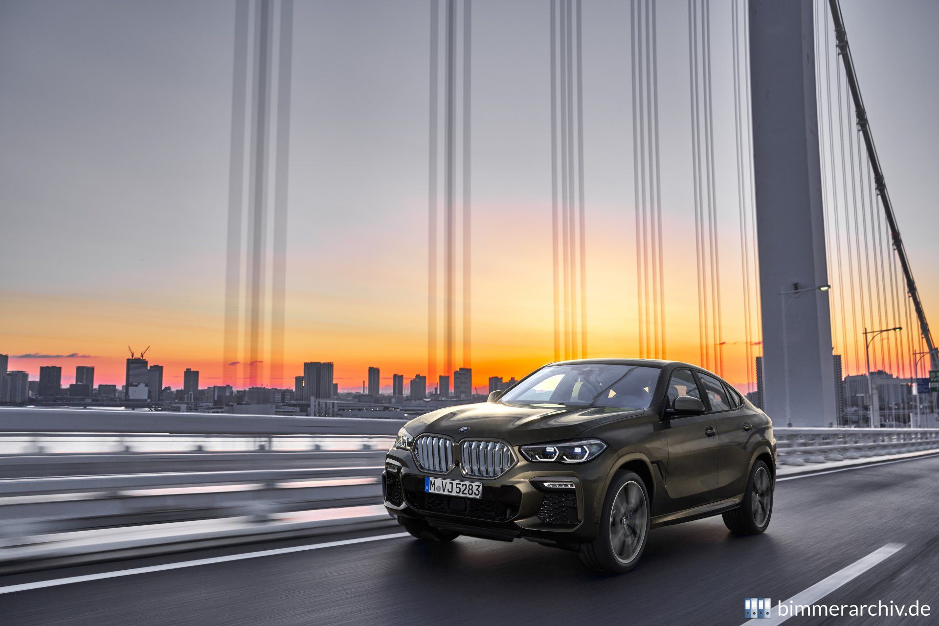 BMW X6 M50i