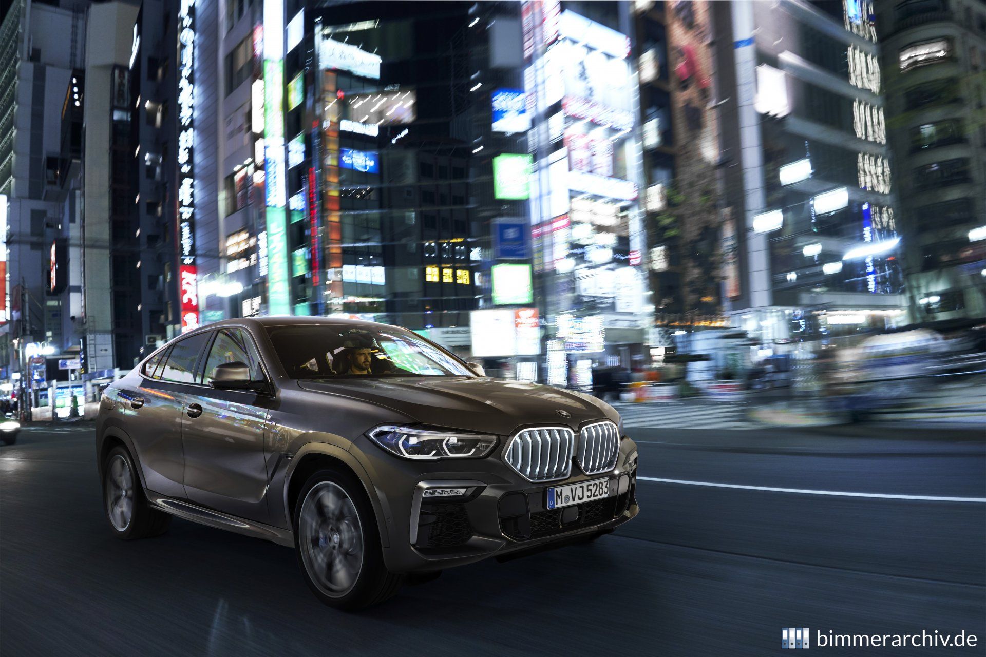 BMW X6 M50i