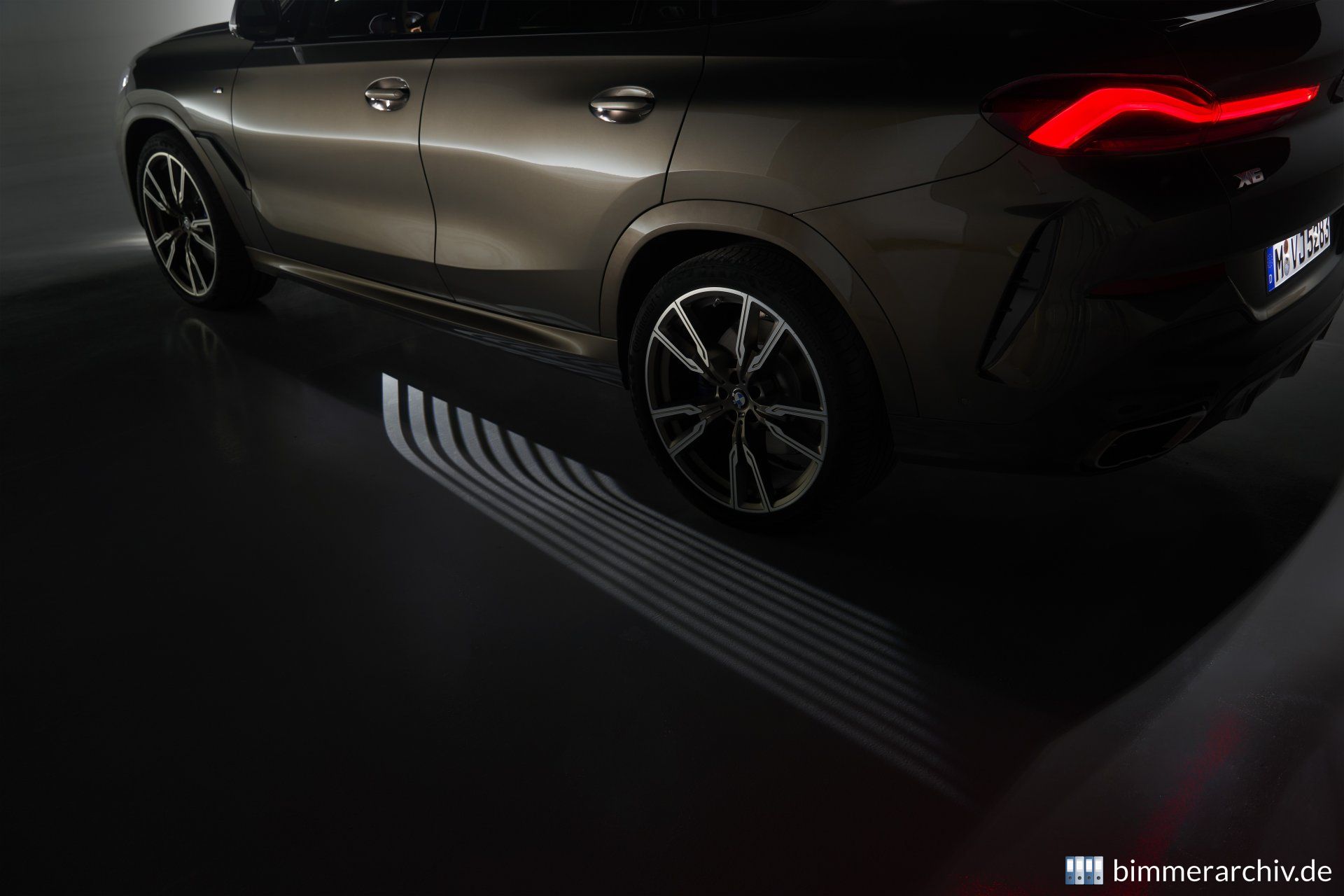 BMW X6 M50i