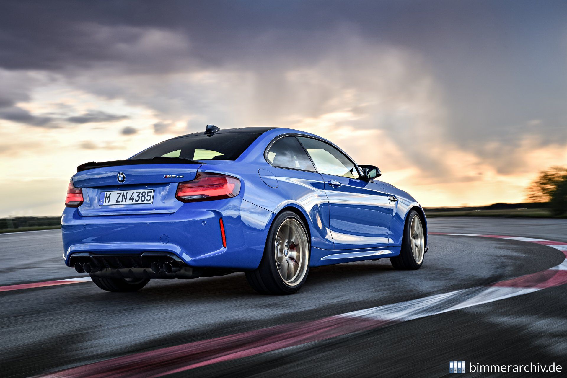 BMW M2 CS