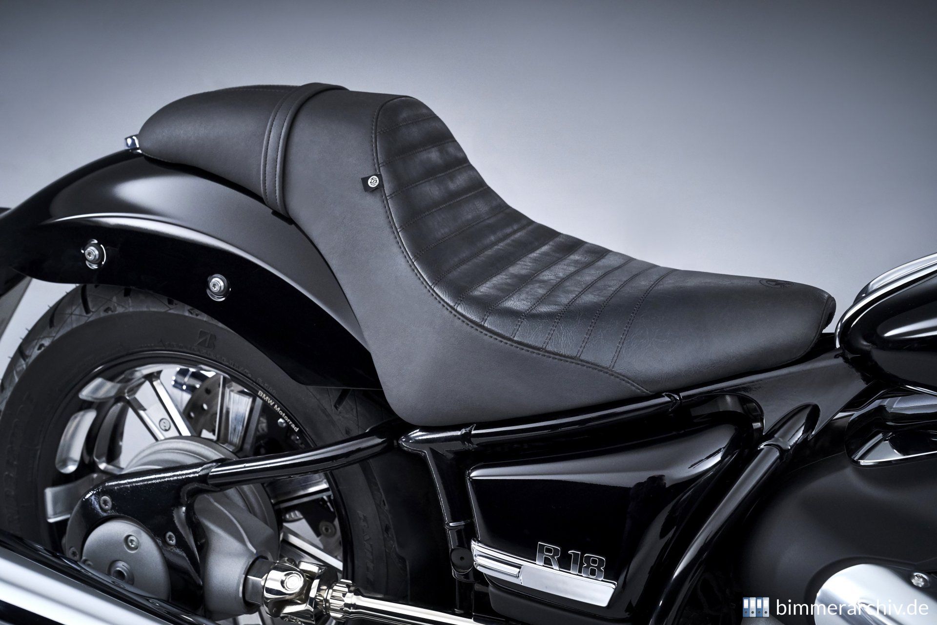 BMW R 18