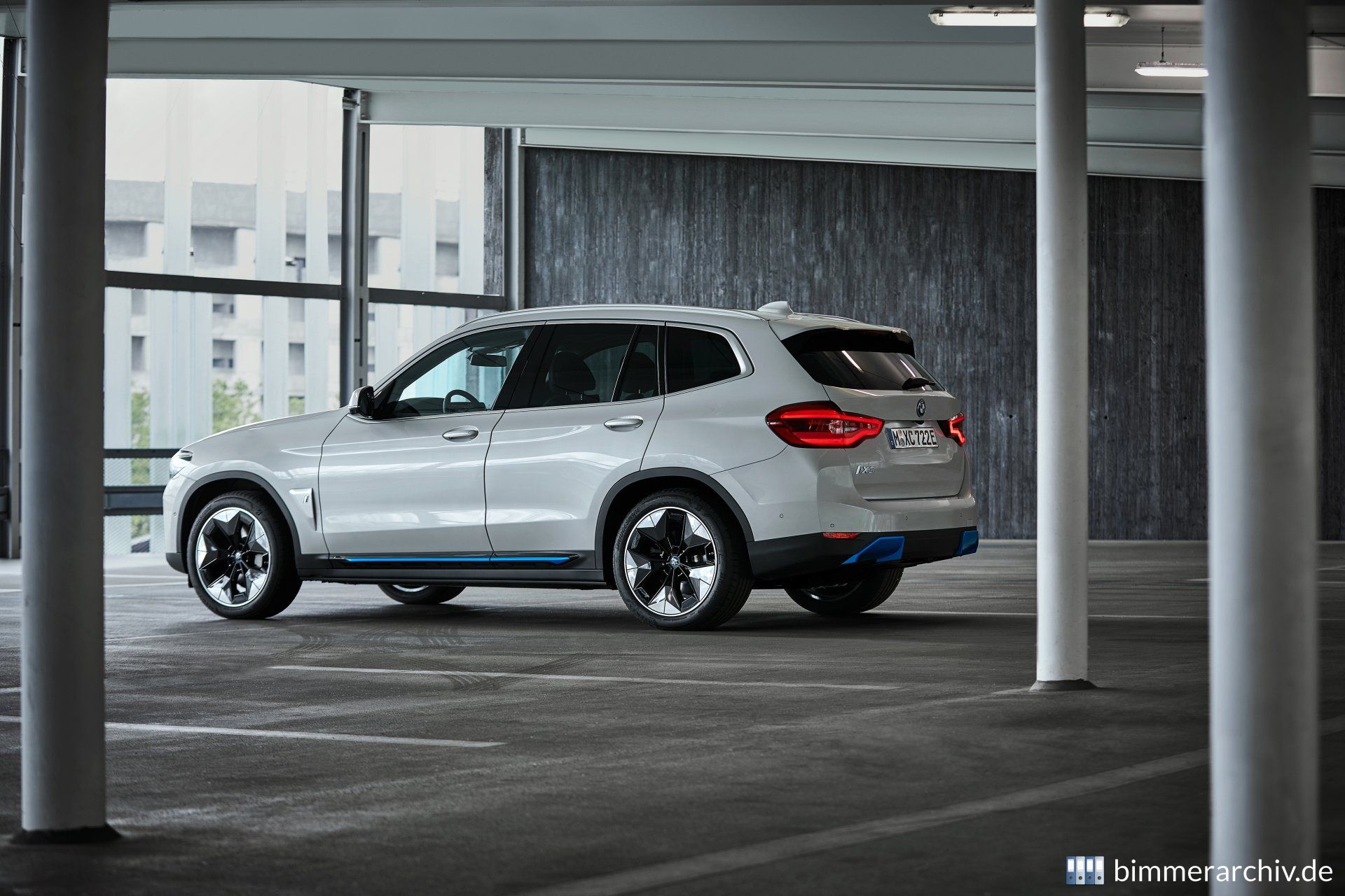 BMW iX3