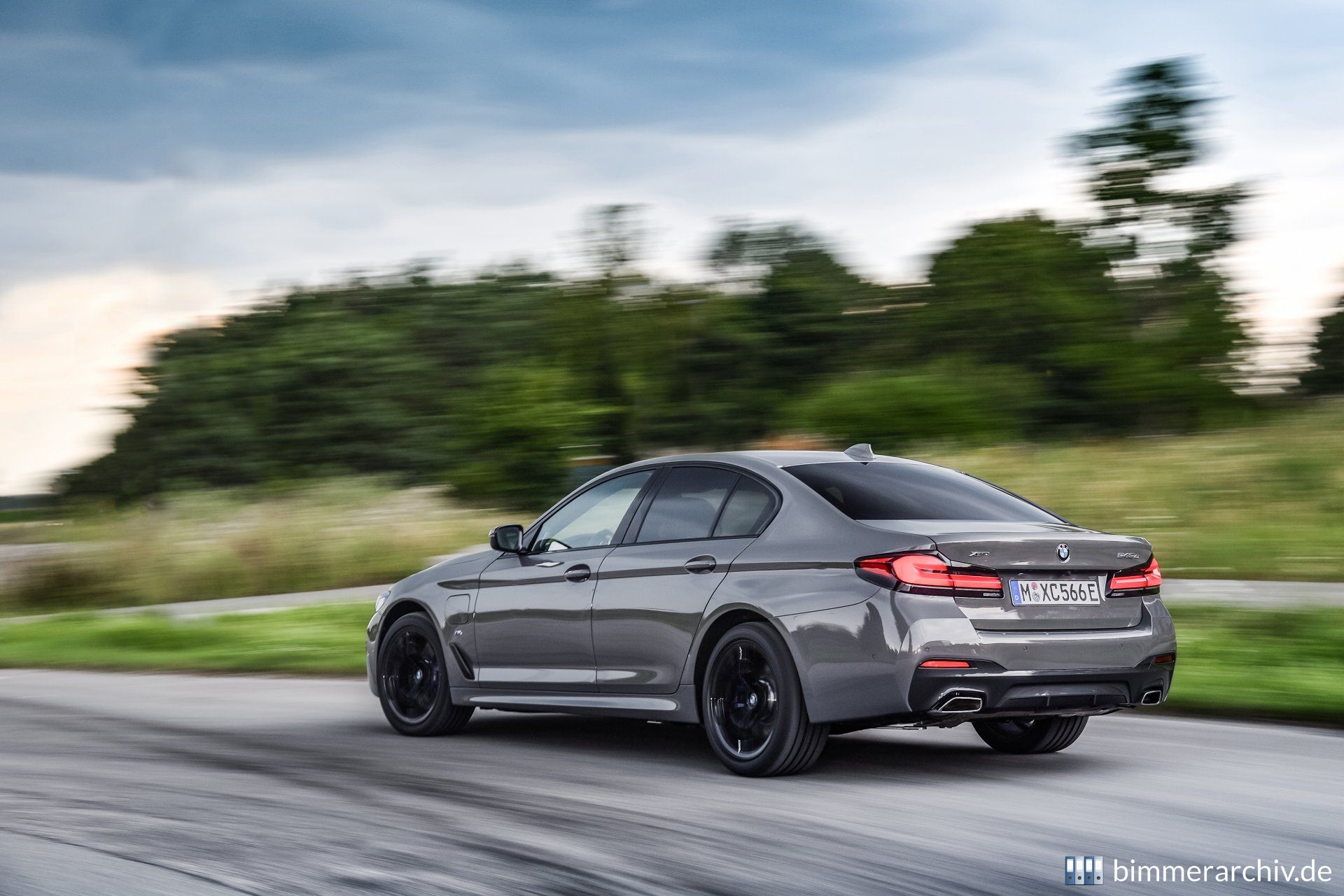 BMW 545e xDrive Limousine