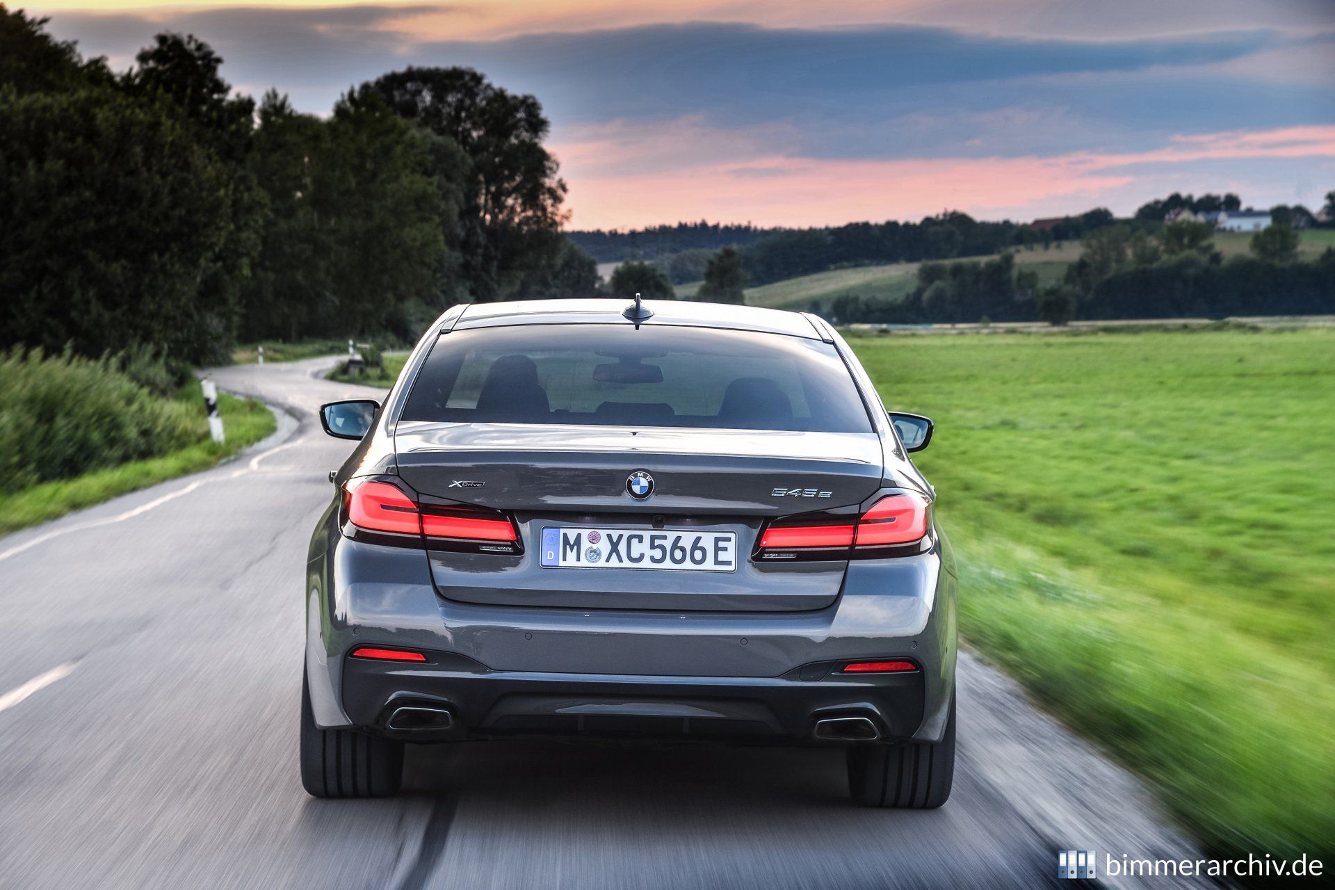 BMW 545e xDrive Limousine