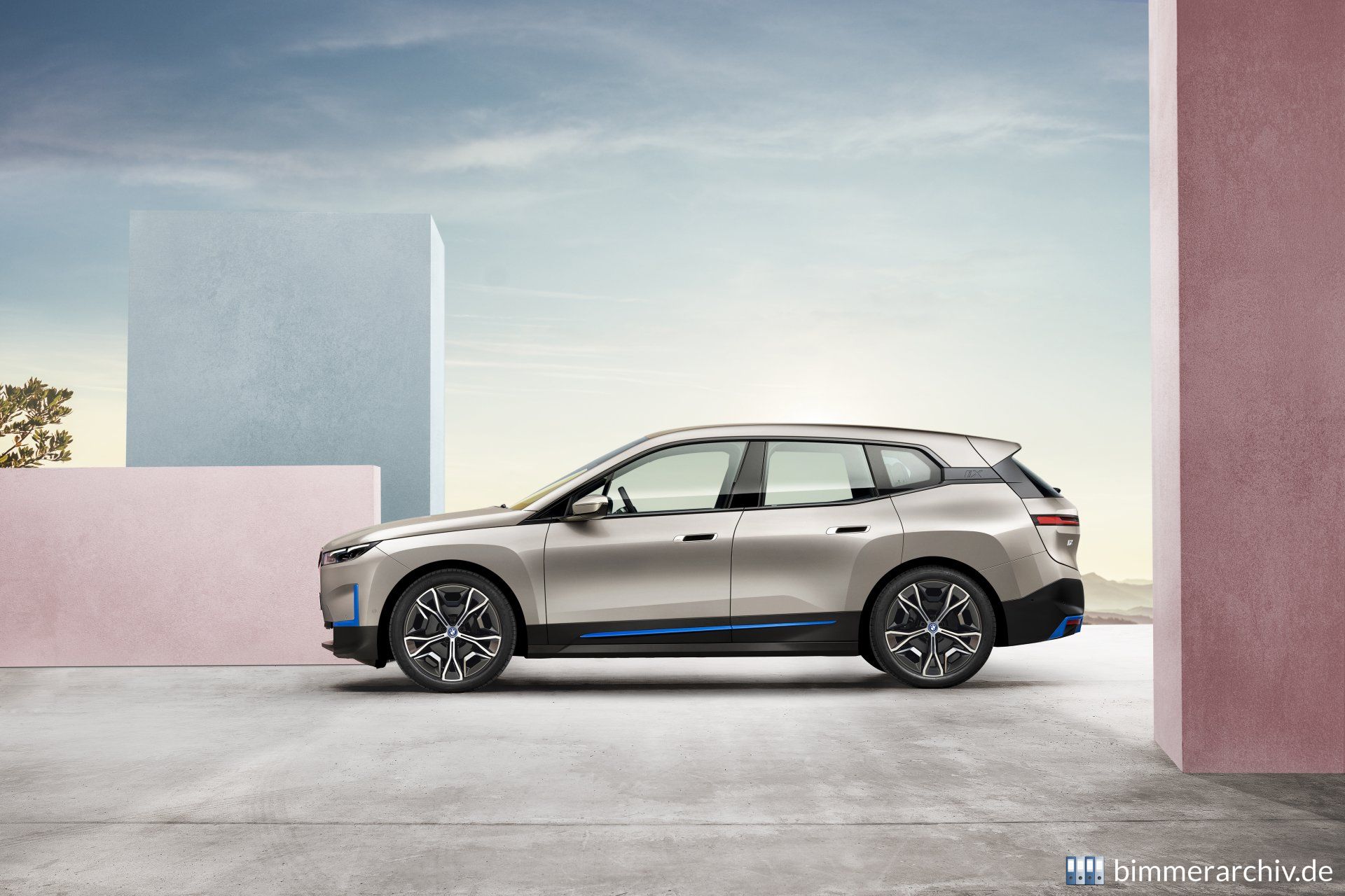BMW iX
