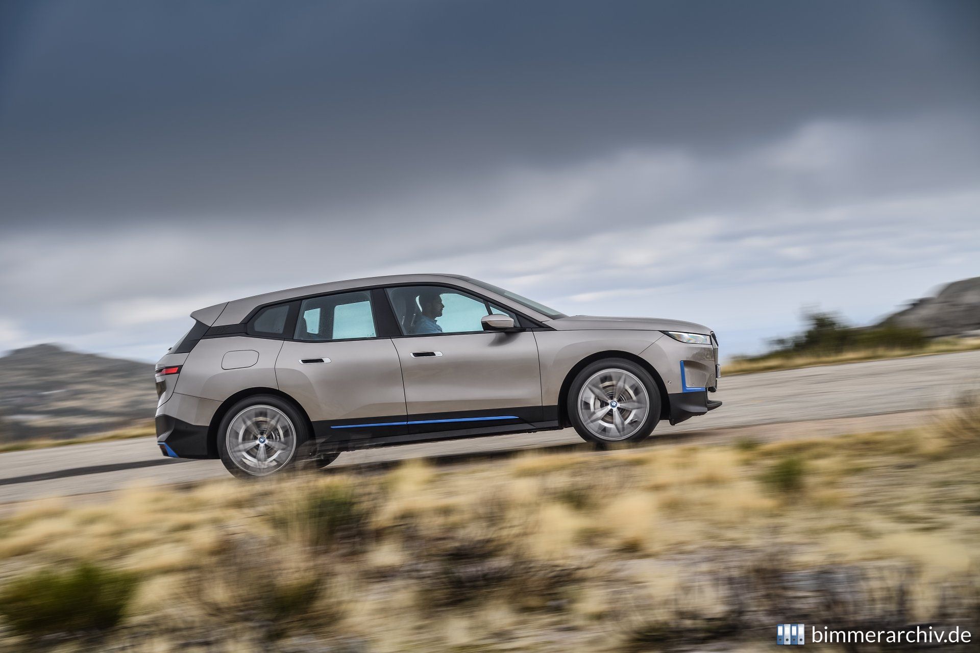 BMW iX