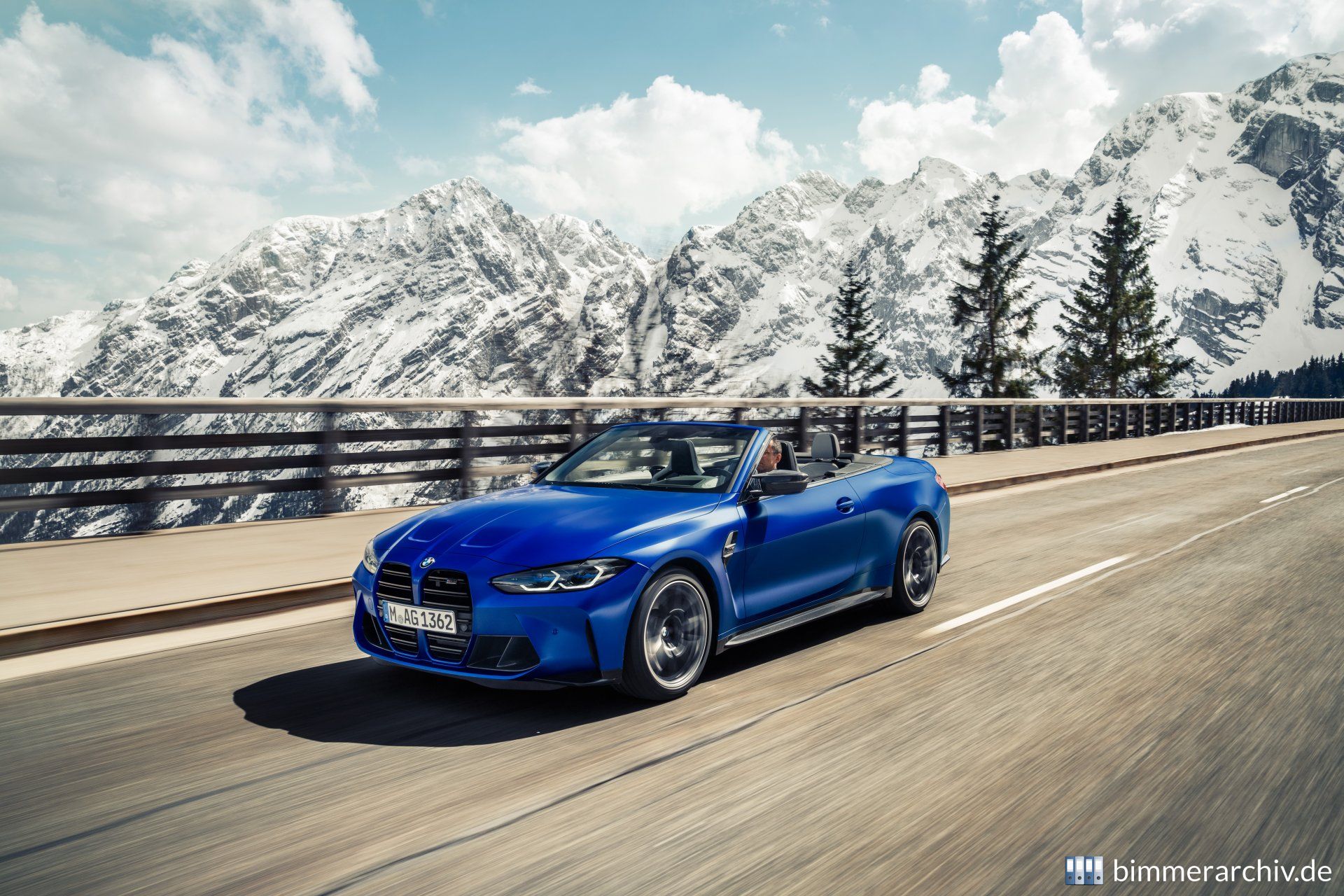 BMW M4 Competition Cabrio mit M xDrive