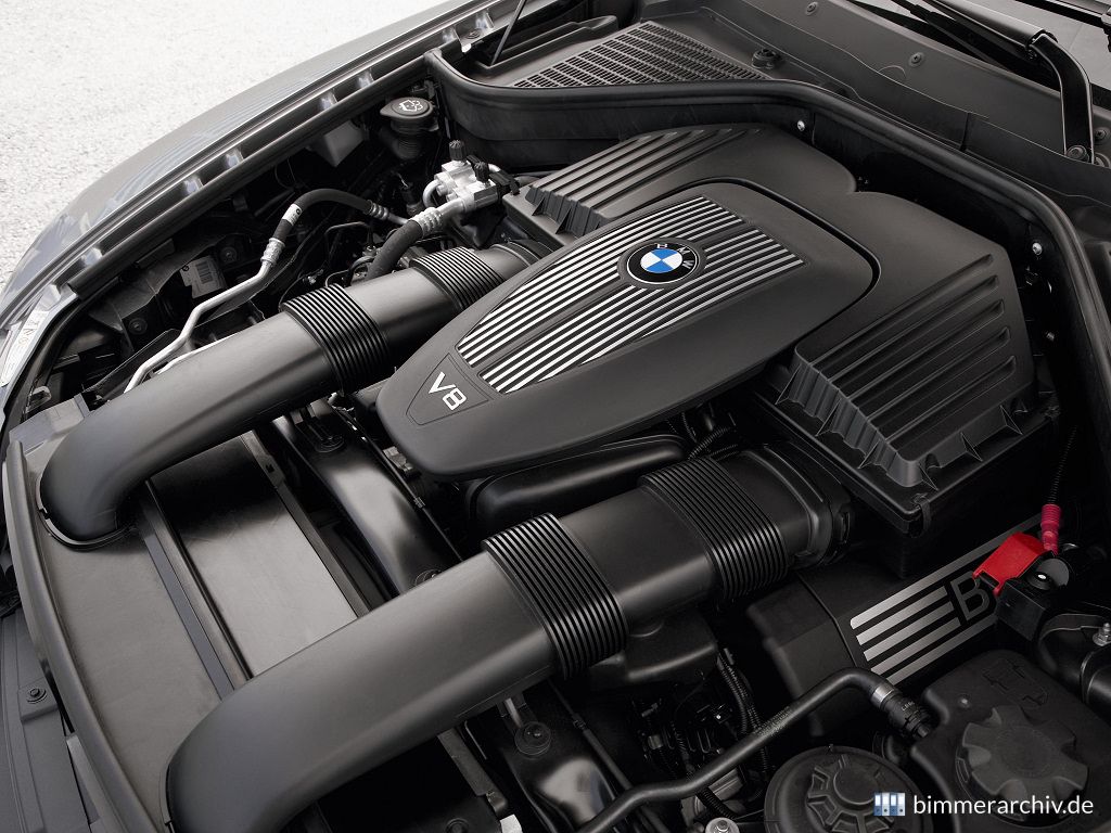 BMW X5 - 4.8i - Sports Activity Vehicle