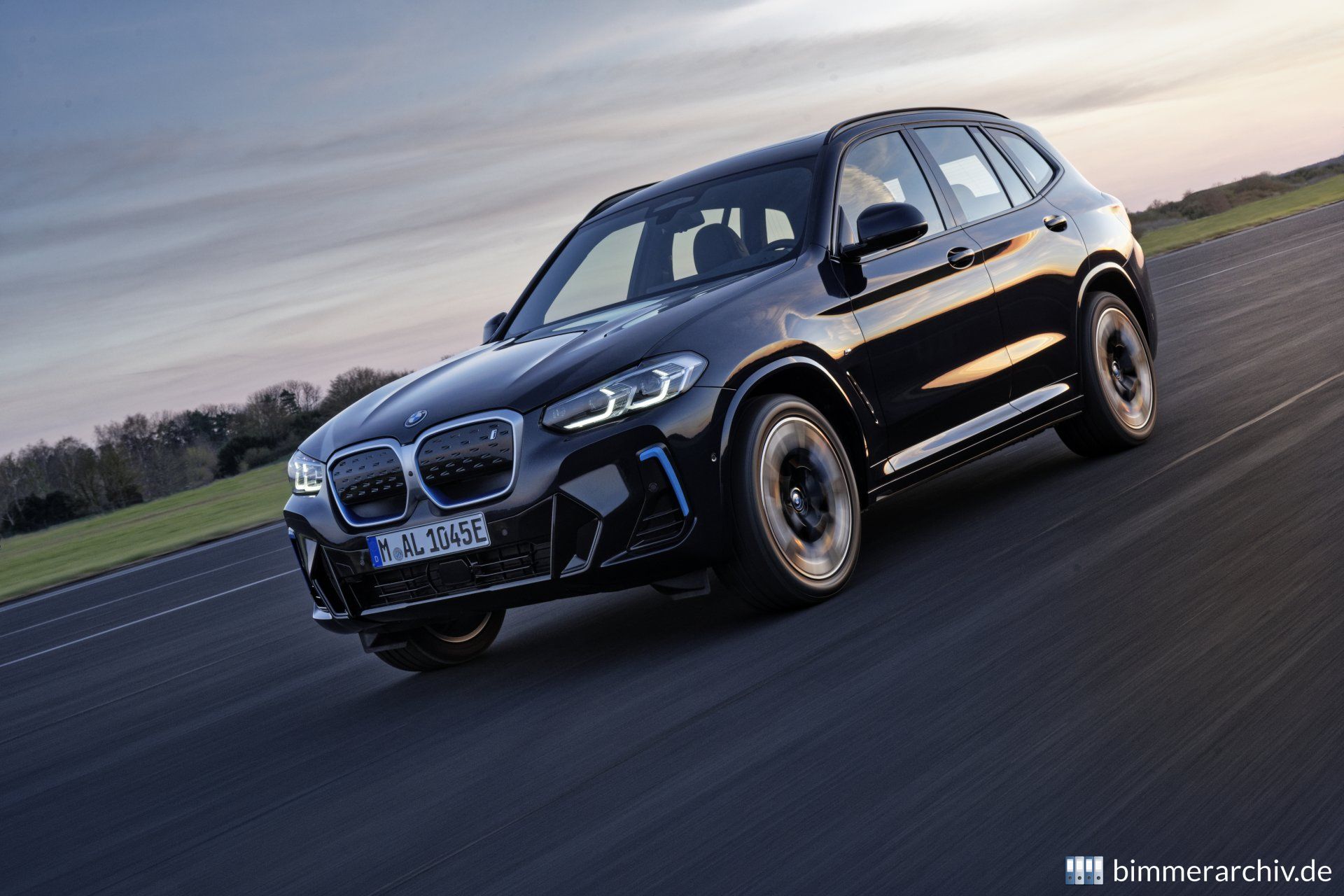 BMW iX3