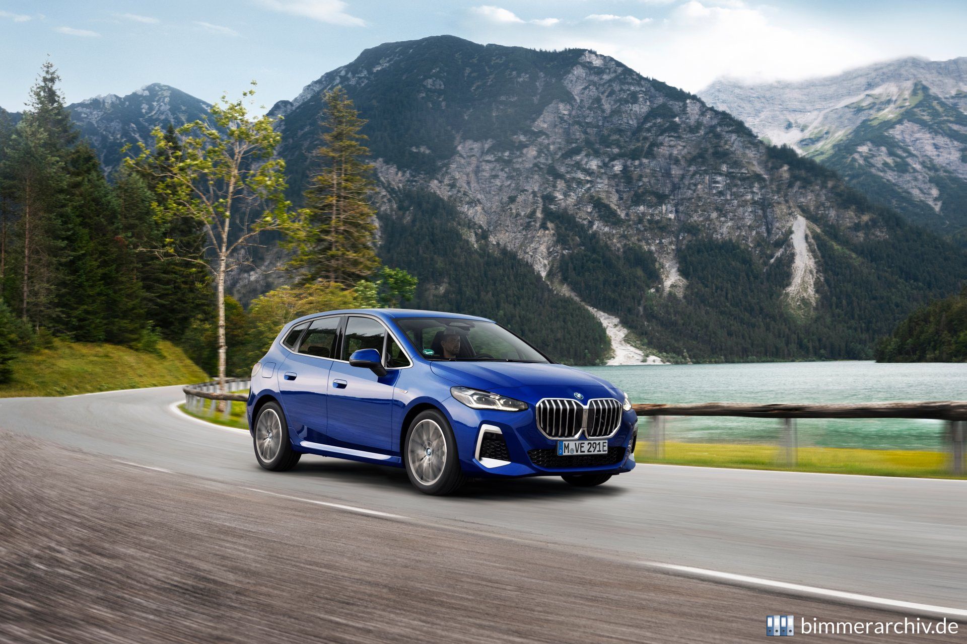 BMW 230e xDrive Active Tourer