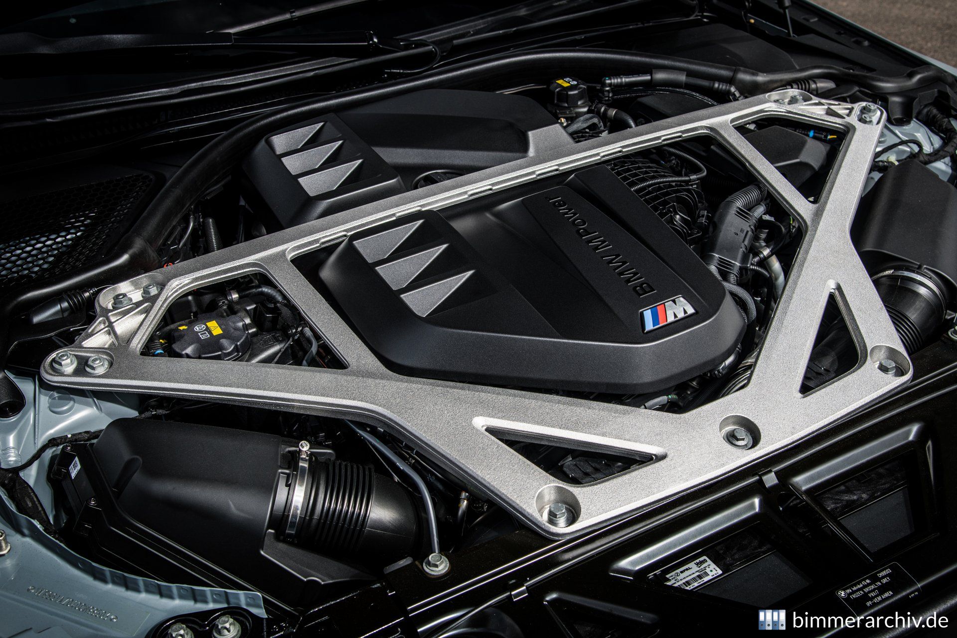 BMW M4 CSL