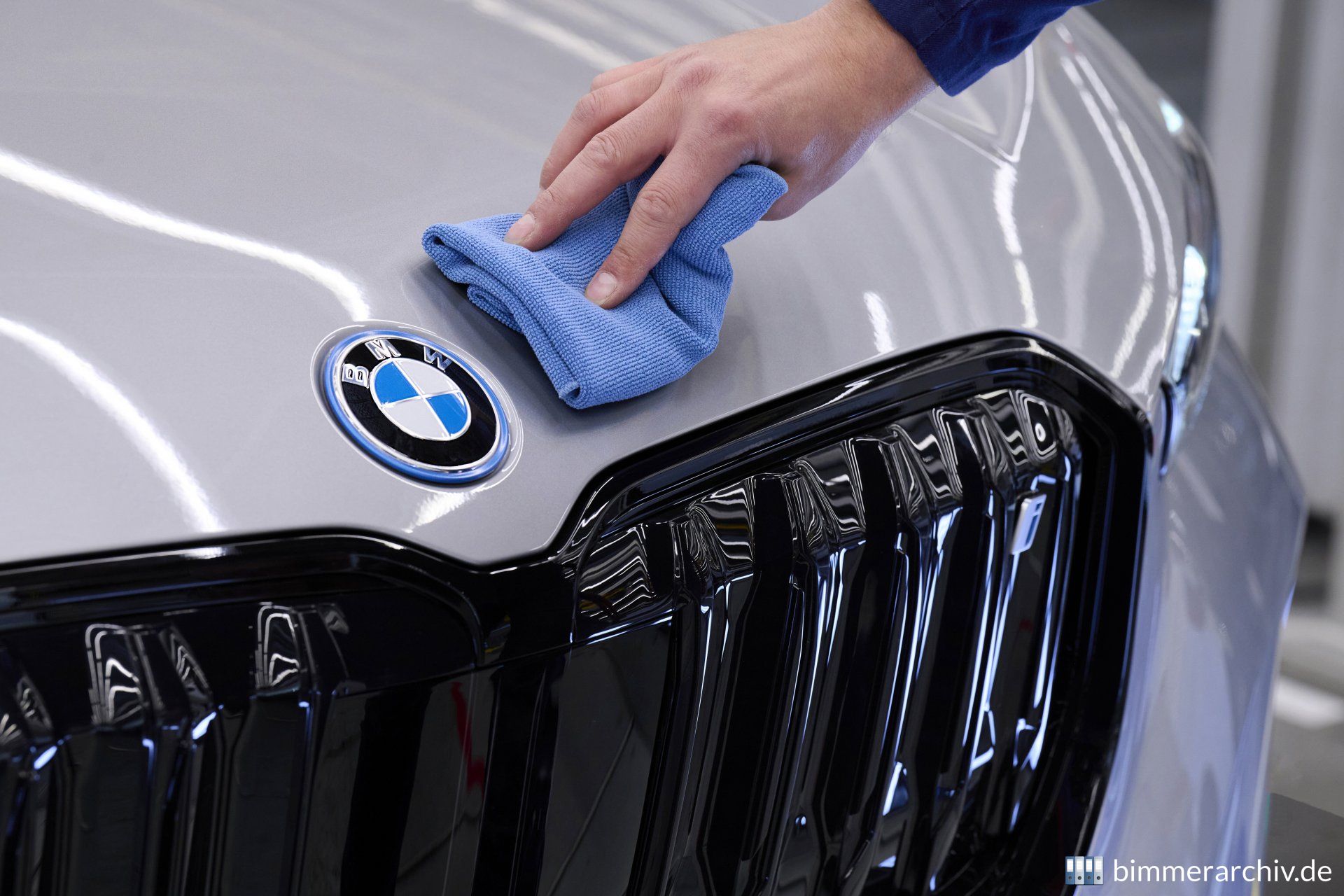 BMW iX1 im Finishbereich der Montage