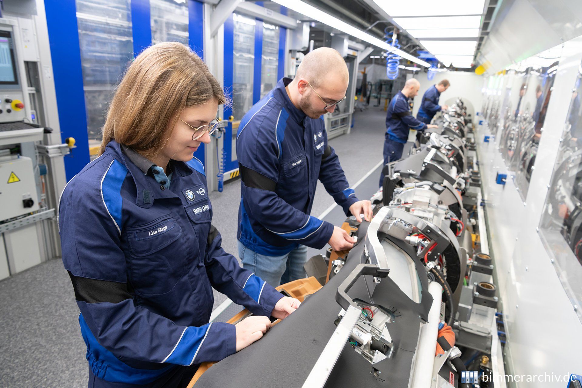 Cockpitfertigung im BMW Group Werk Wackersdorf
