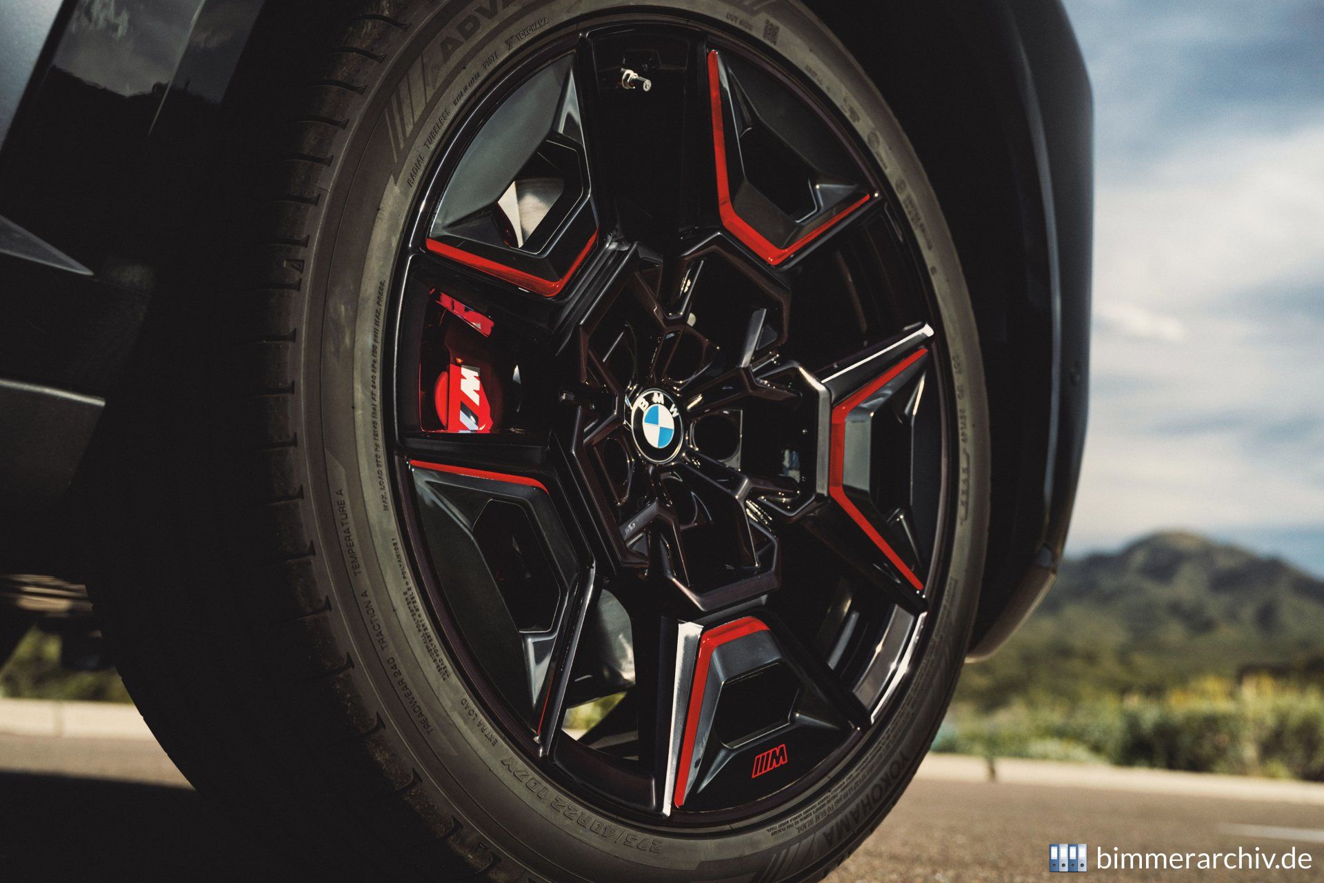 BMW XM Label Red