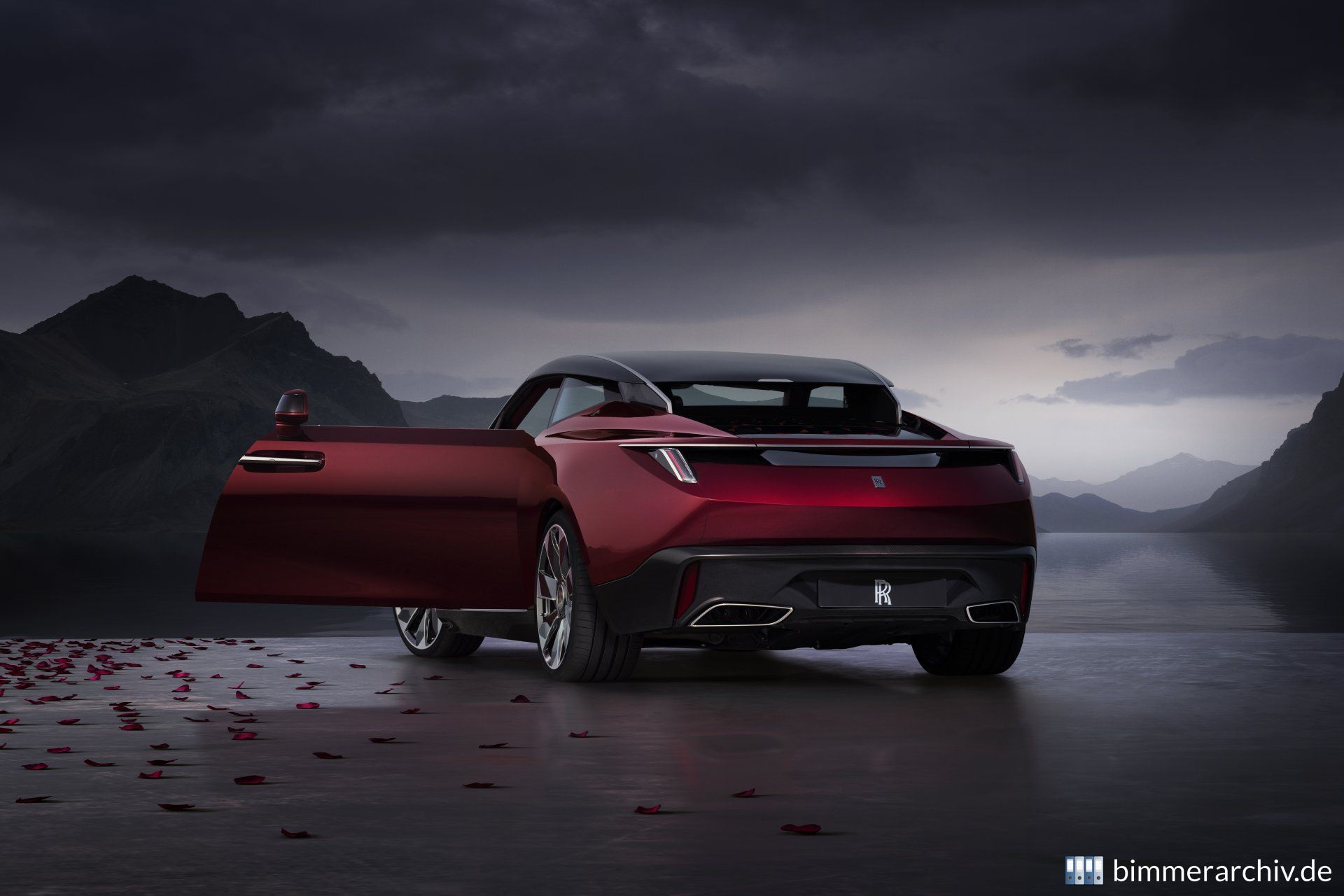 Rolls-Royce La Rose Noire Droptail
