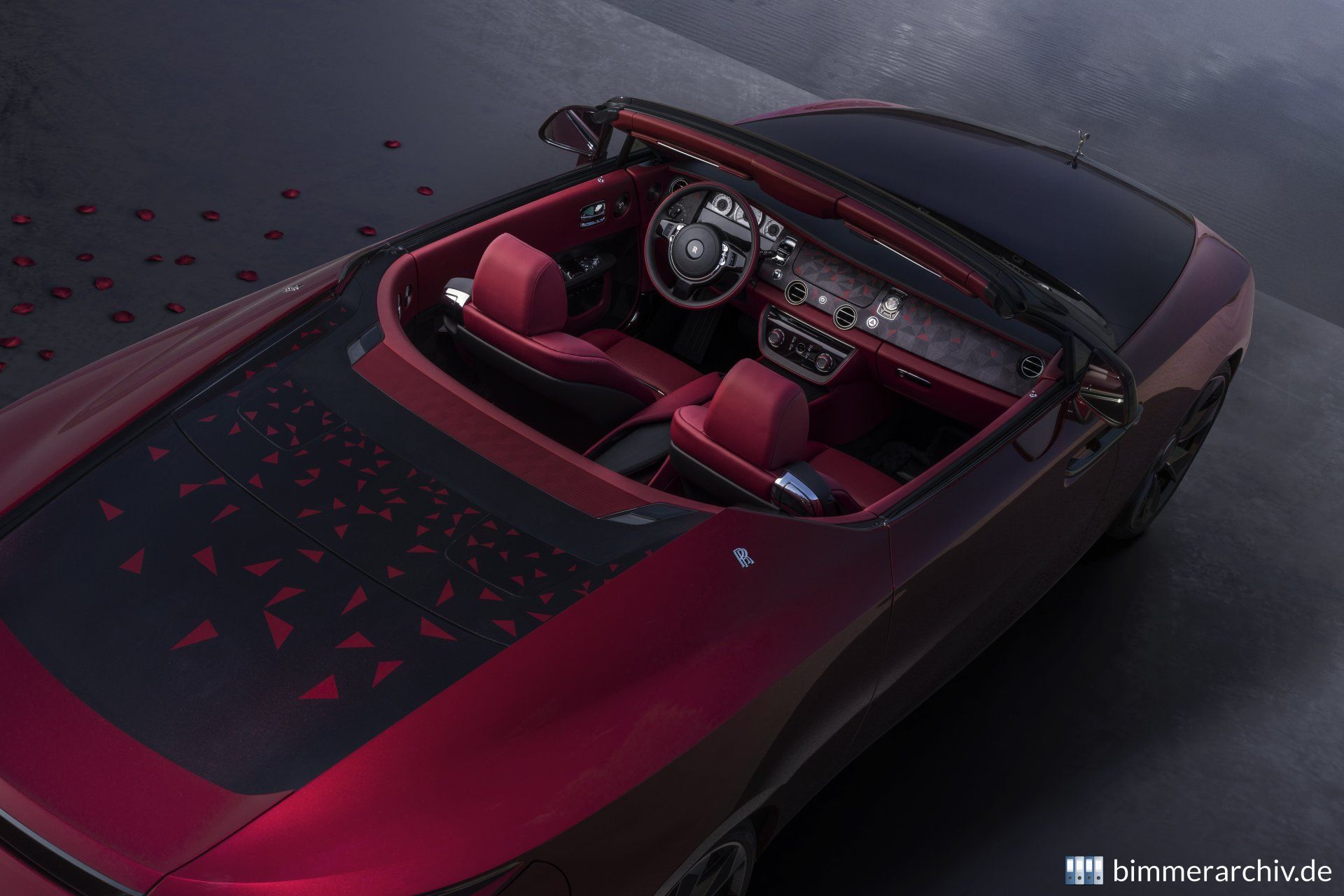Rolls-Royce La Rose Noire Droptail