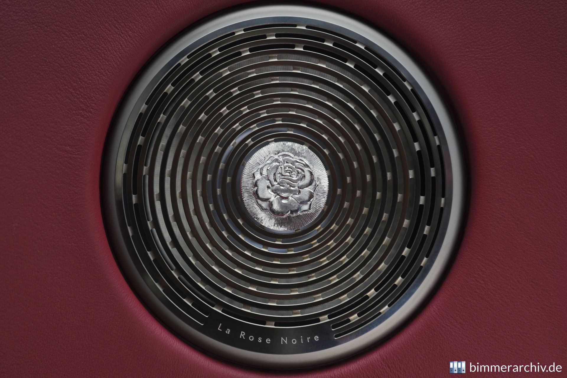 Rolls-Royce La Rose Noire Droptail