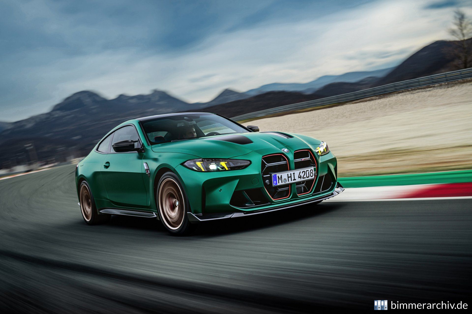 BMW M4 CS