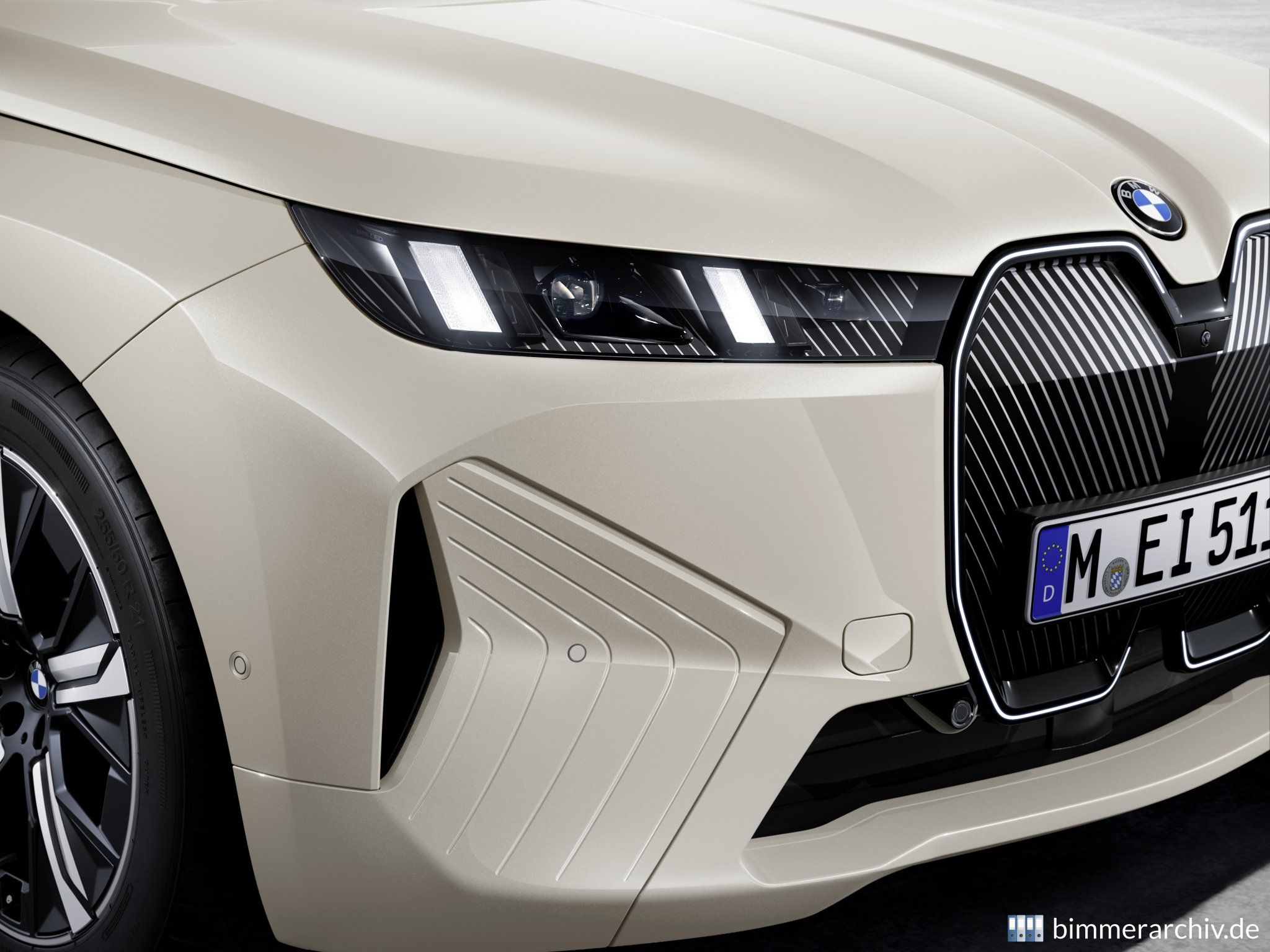 BMW iX xDrive45