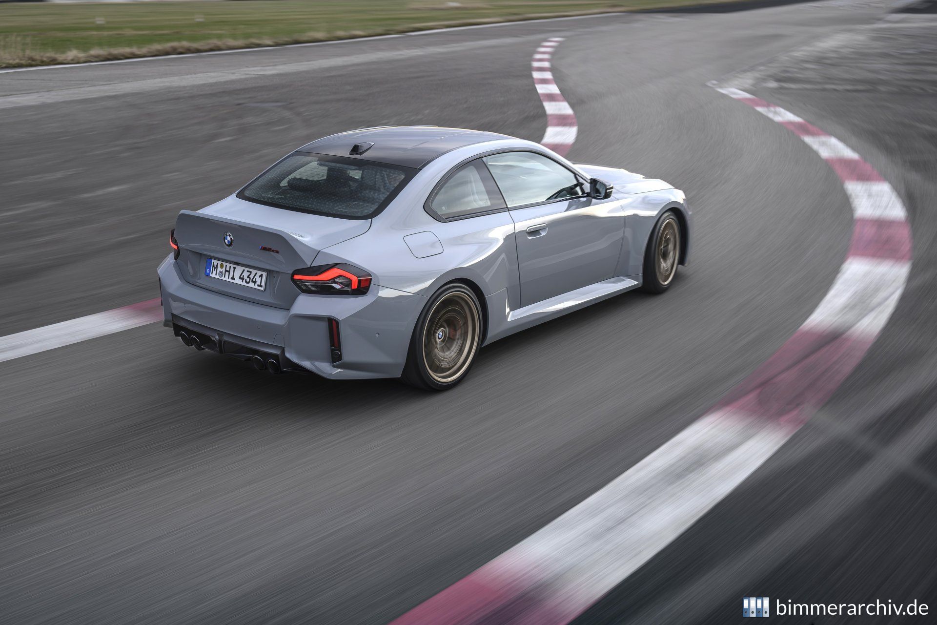 BMW M2 CS