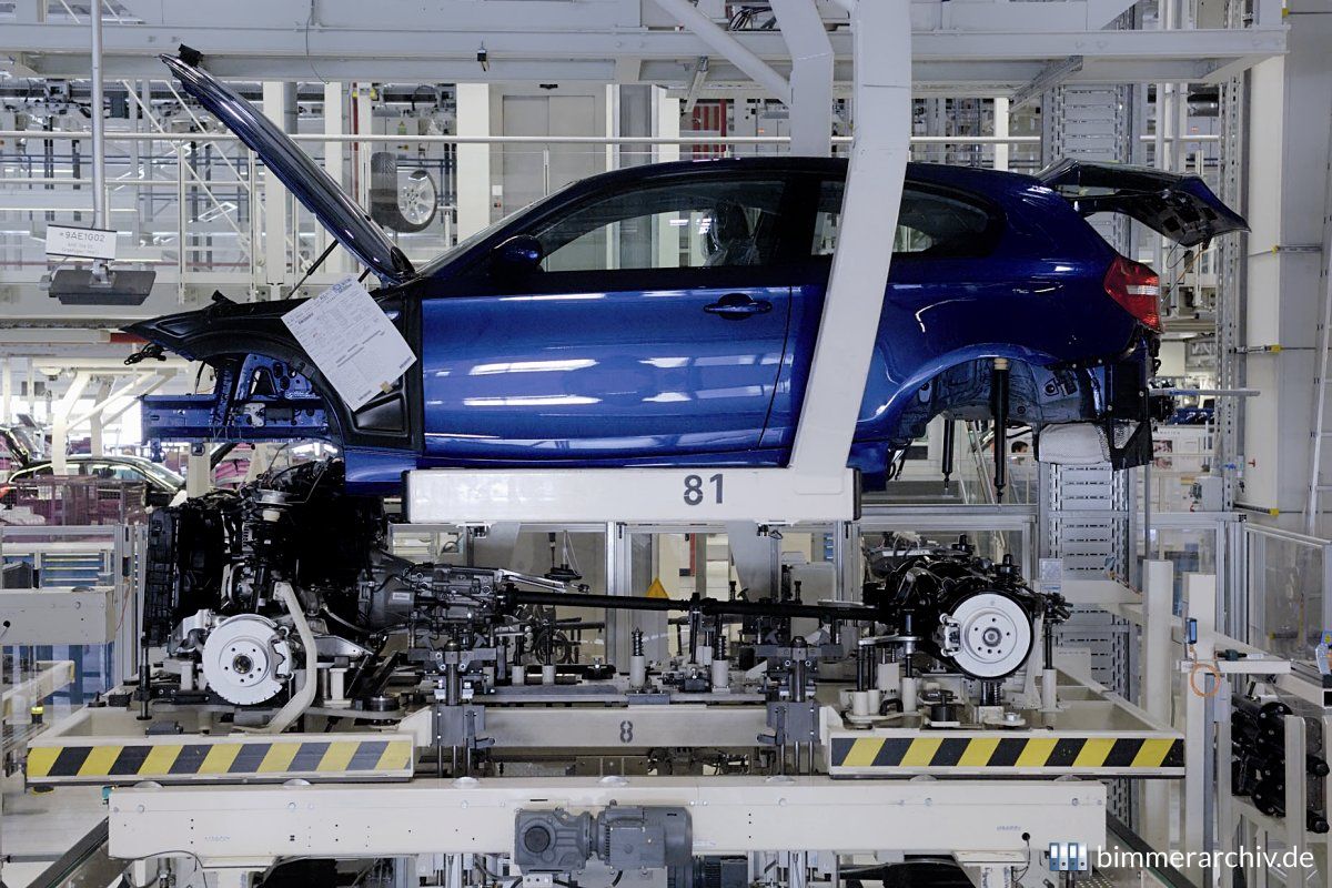 BMW Werk Leipzig - BMW 1er 3-Türer - Montage - Hochzeit