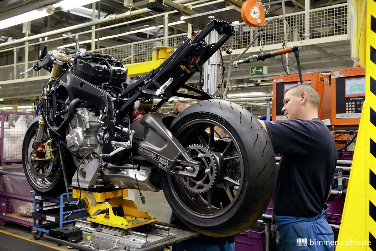 Produktion der BMW S 1000 RR im BMW Motorrad Werk Berlin