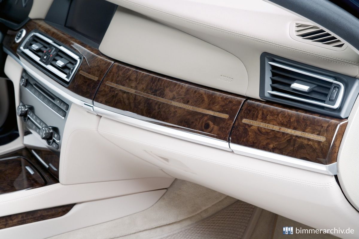 BMW 7er 12-Zylinder, Interieur, Intarsienleiste