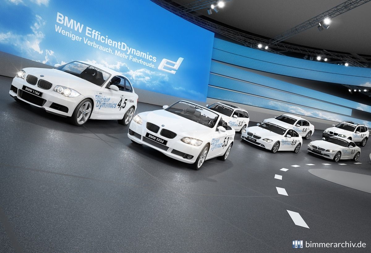 Steilkurve des BMW Messeauftritts auf der IAA 2009