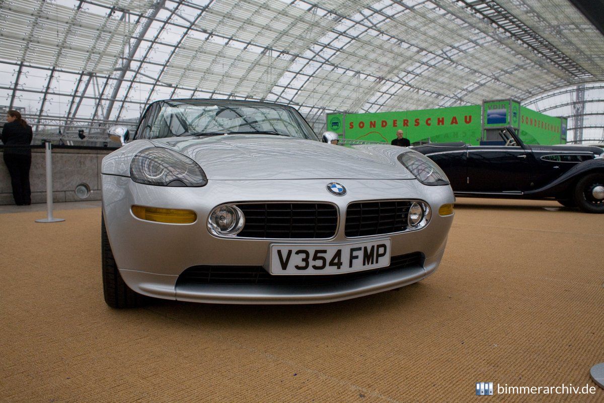 BMW Z8 - James Bond