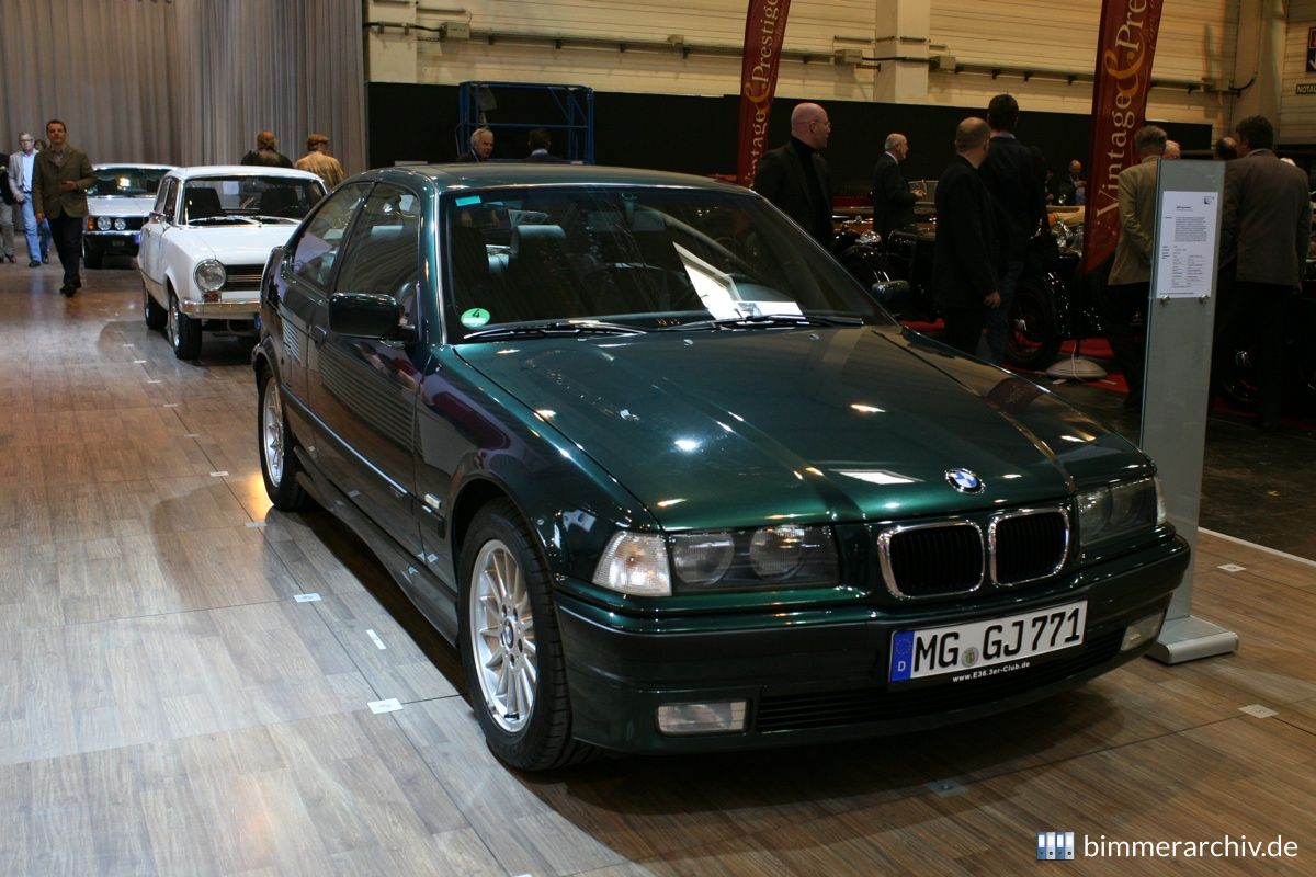 BMW 323ti compact