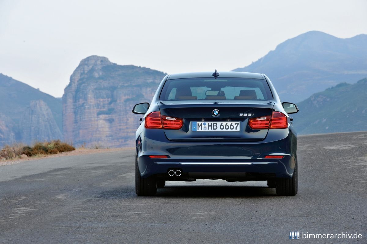 BMW 328i Limousine Luxury Line