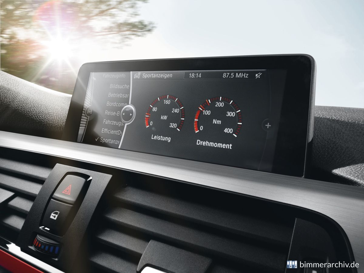 BMW 3er Limousine - Leistungsanzeigen im Bordmonitor