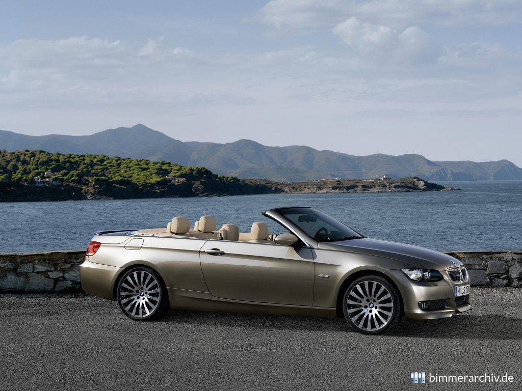 BMW 3er Cabrio - Aerodynamikumfänge, Leichtmetallräder Sternspeiche 190, weiße Blinkleuchten, Heckspoiler