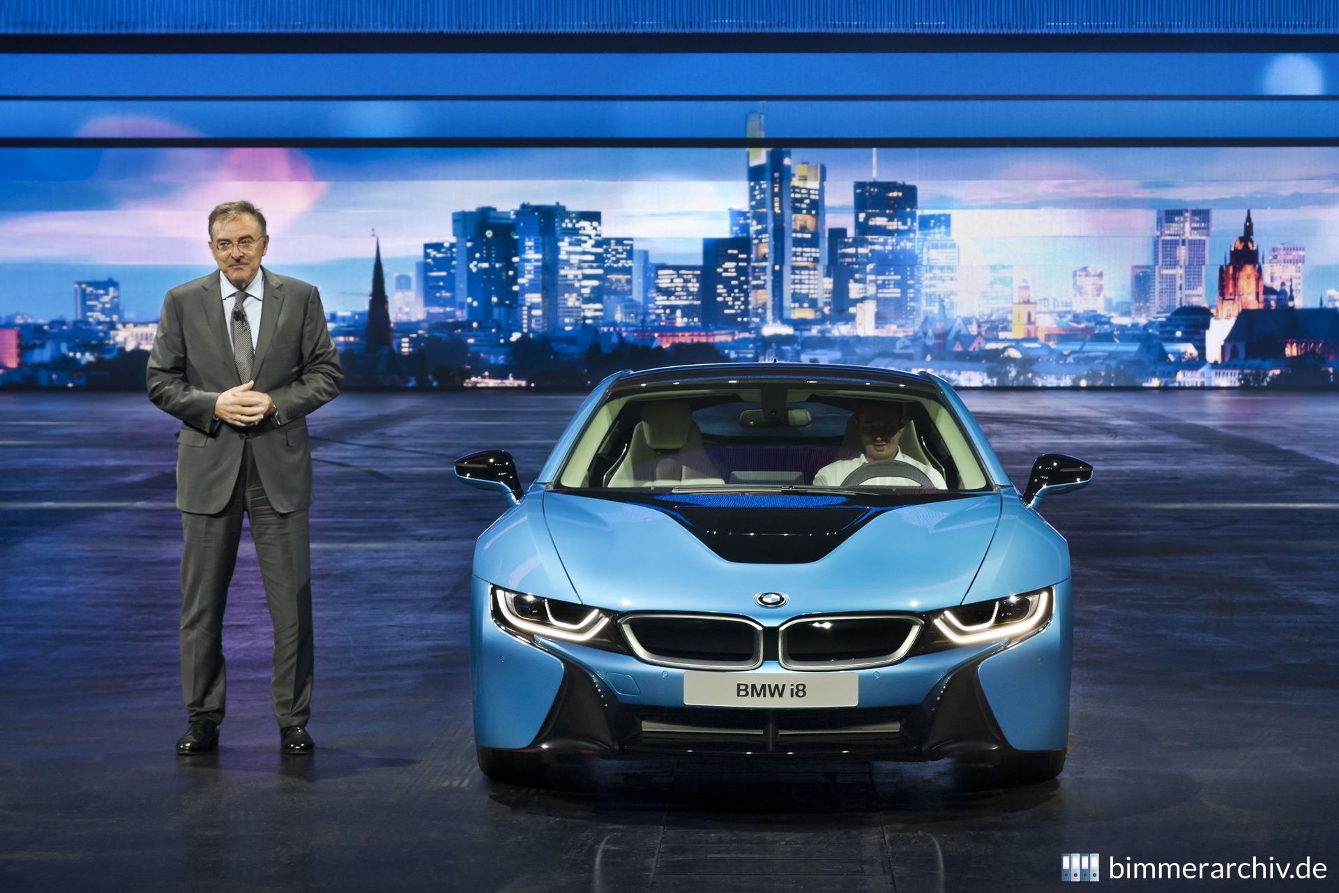 BMW Pressekonferenz - Dr.-Ing. Norbert Reithofer und der BMW i8