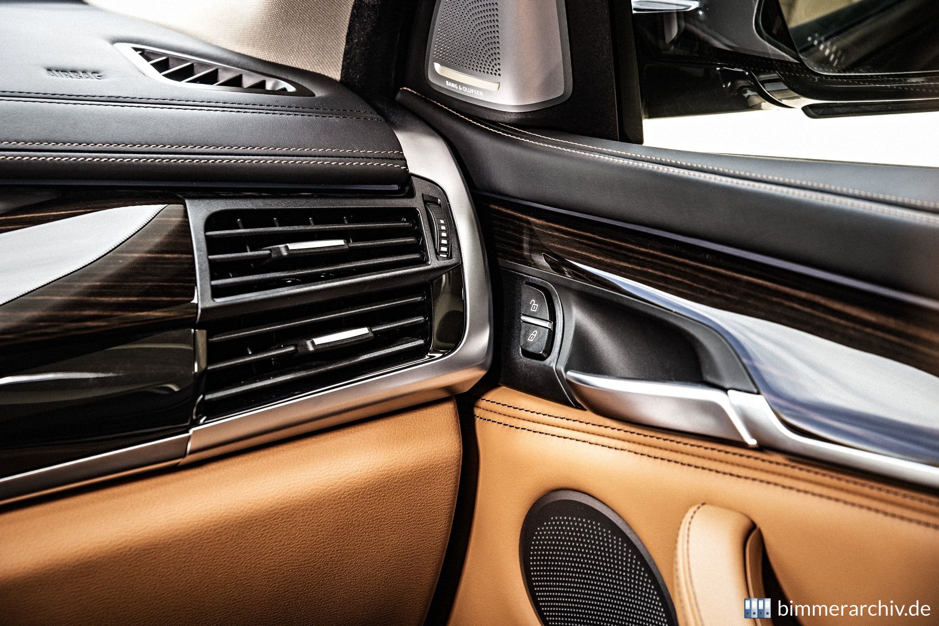 BMW X6 xDrive50i - Interieurdesign Pure Extravagance Cognac