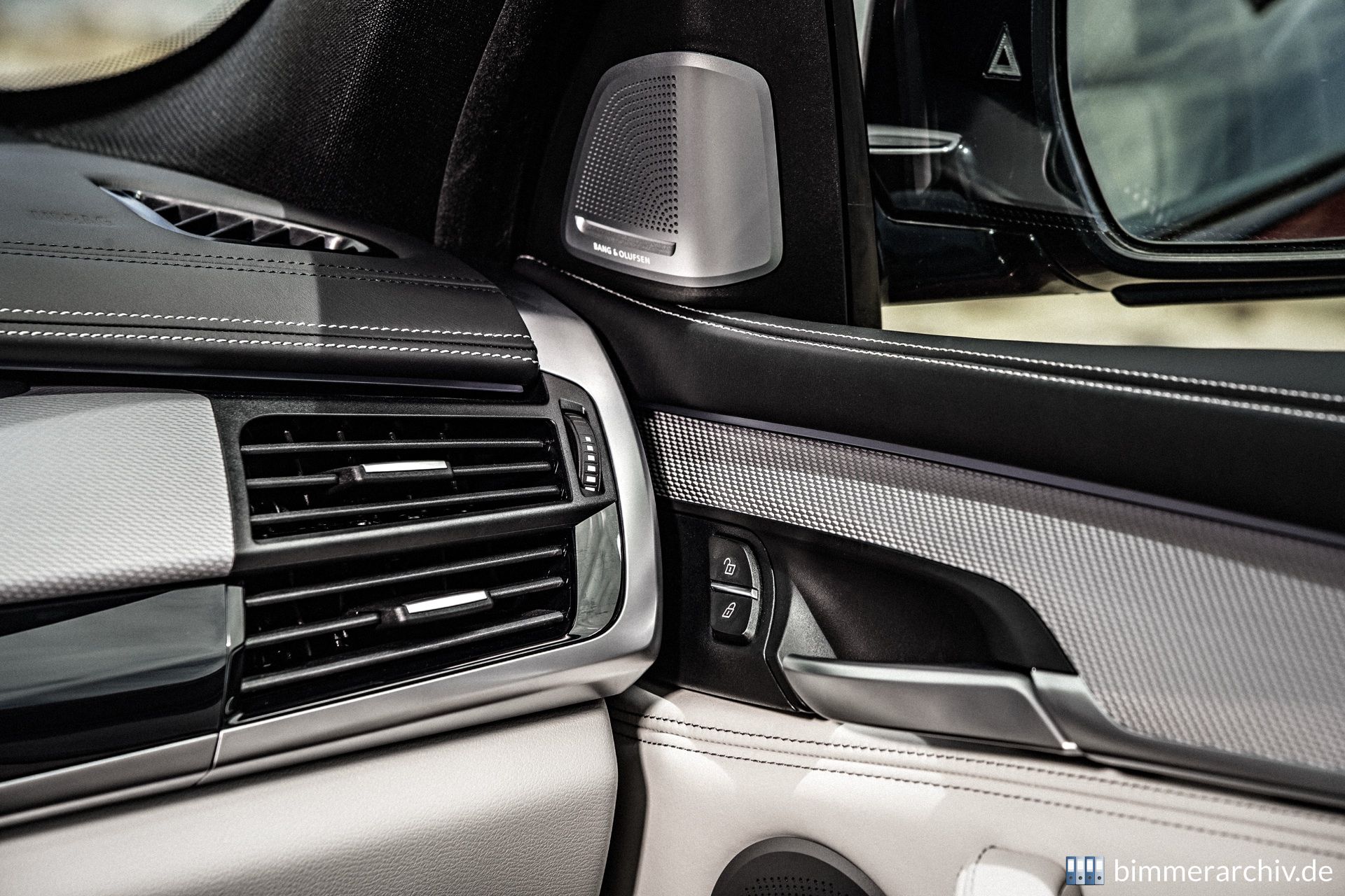 BMW X6 M50d - Interieurdesign Pure Extravagance Elfenbein