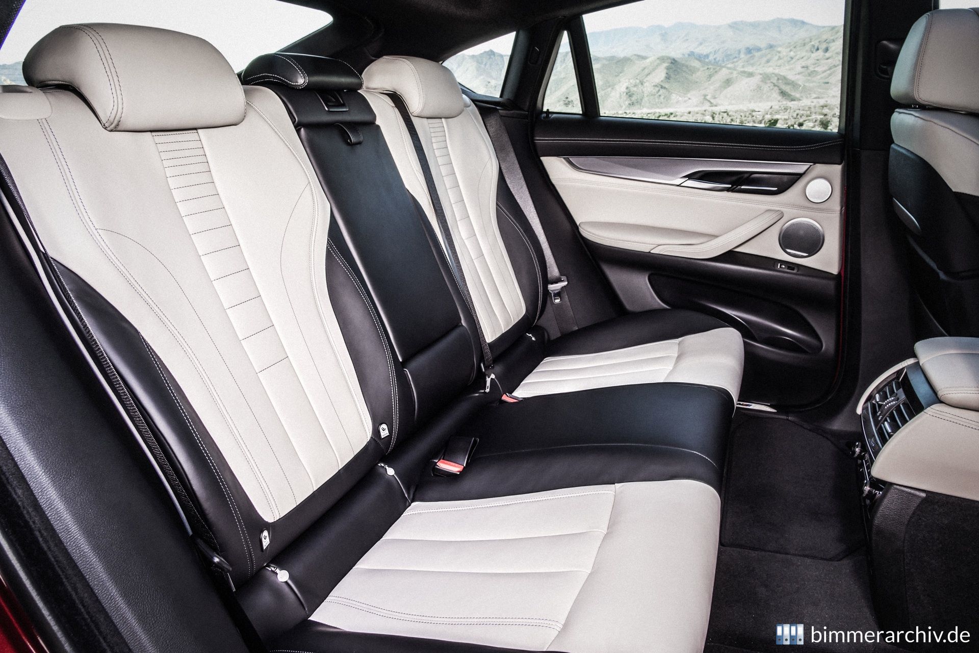 BMW X6 M50d - Interieurdesign Pure Extravagance Elfenbein
