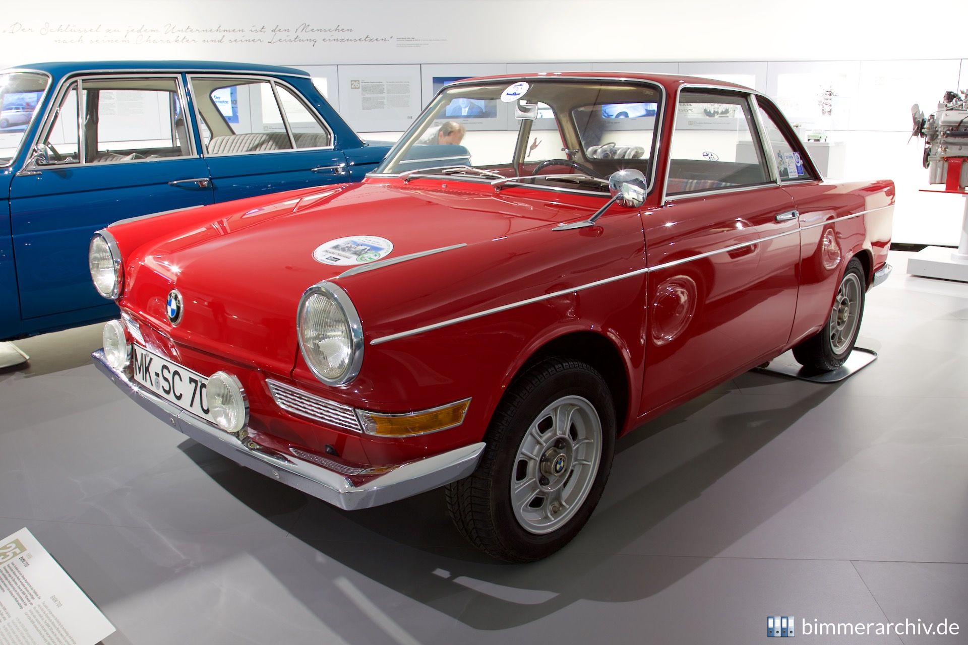 BMW 700