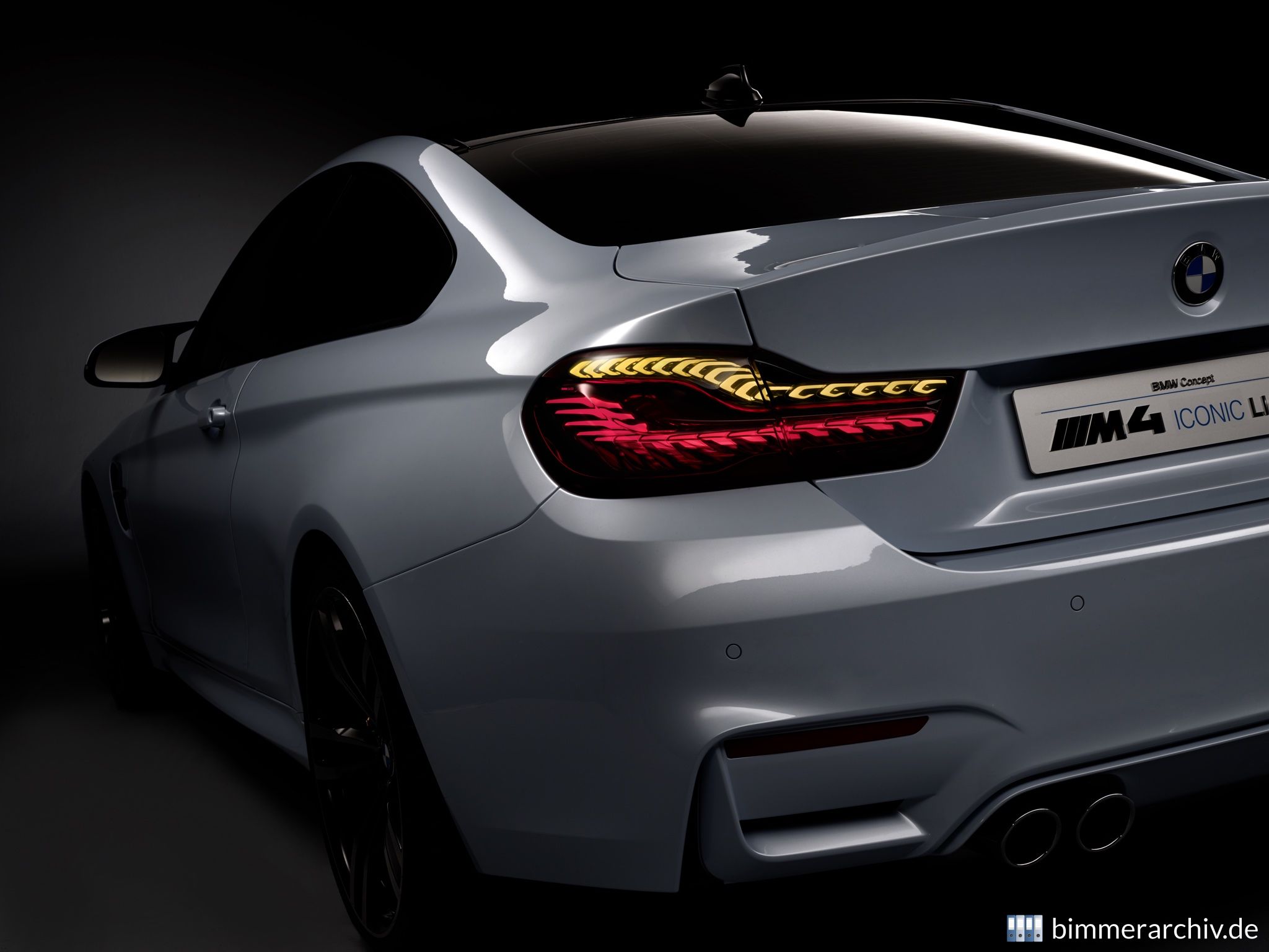 BMW M4 Concept Iconic Lights