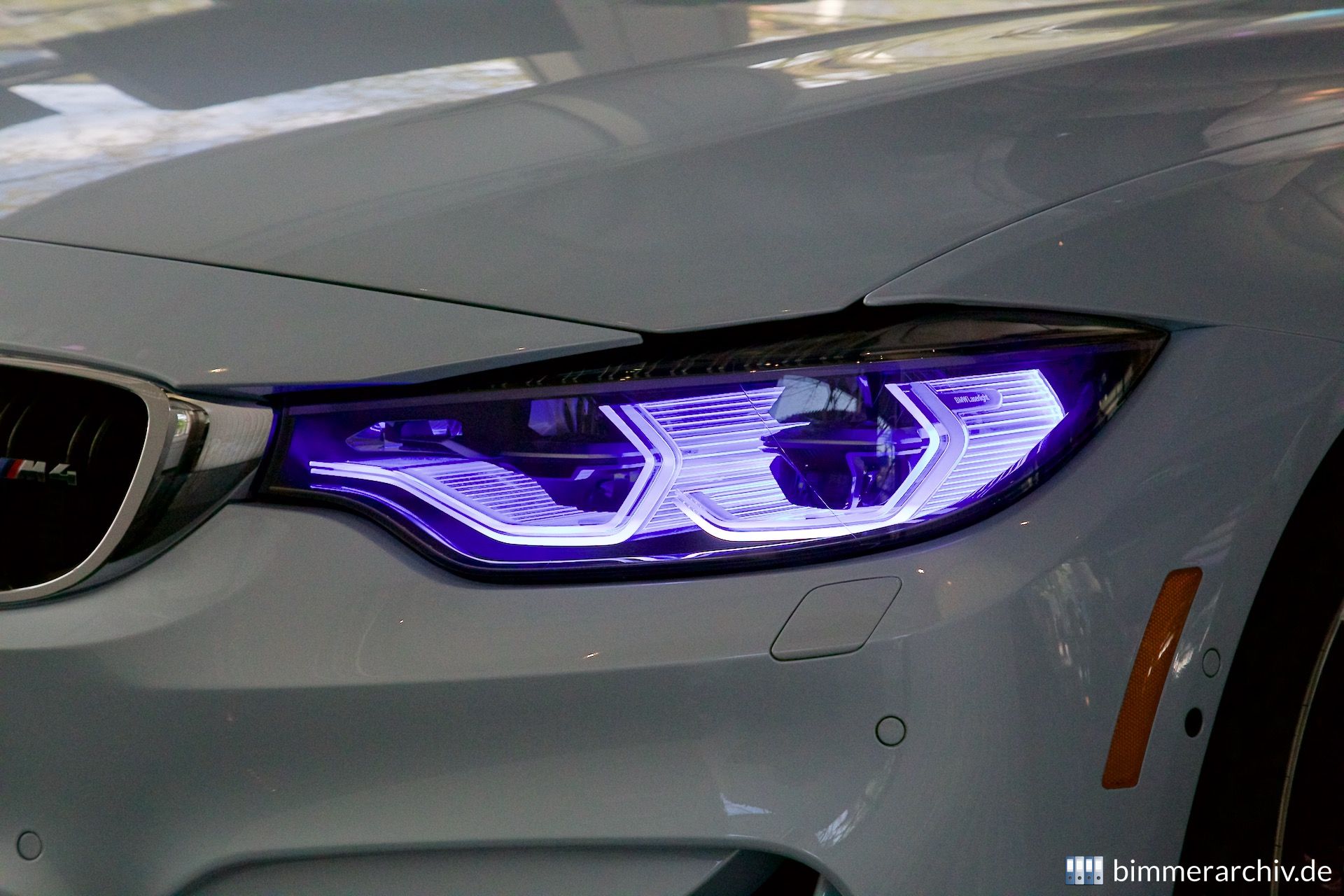 BMW M4 Concept Iconic Lights - BMW Lenbachplatz