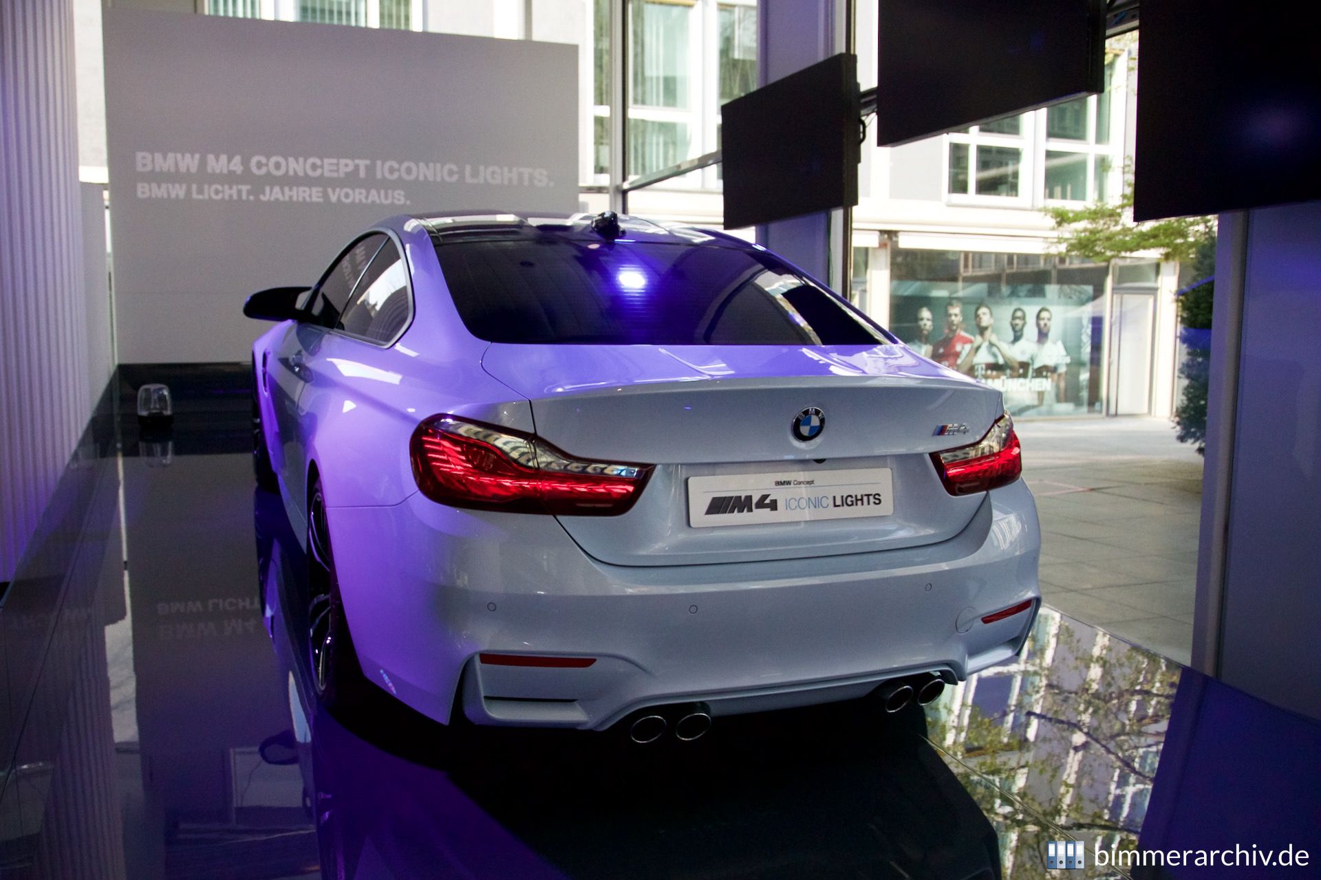 BMW M4 Concept Iconic Lights - BMW Lenbachplatz