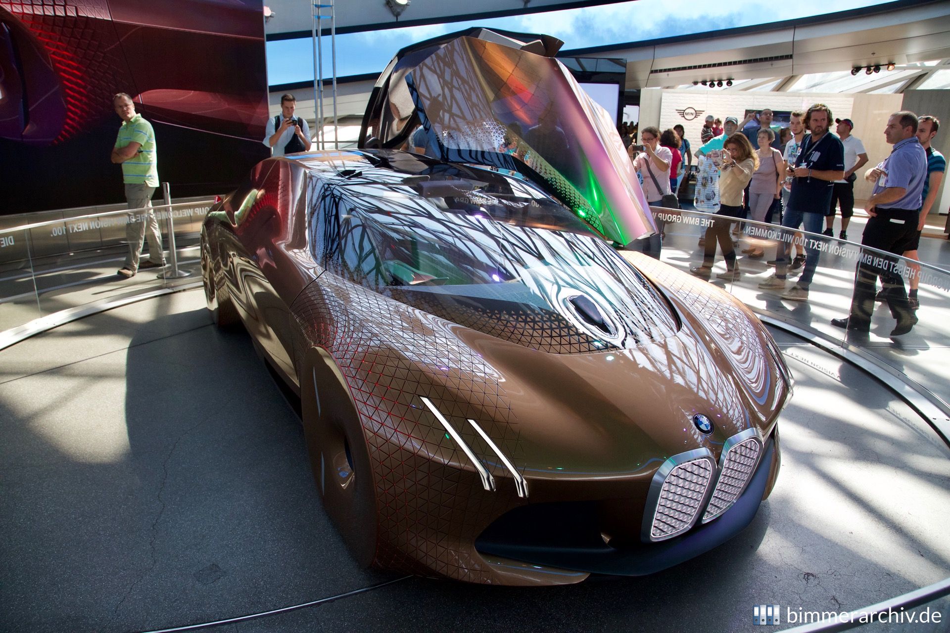 BMW VISION NEXT 100
