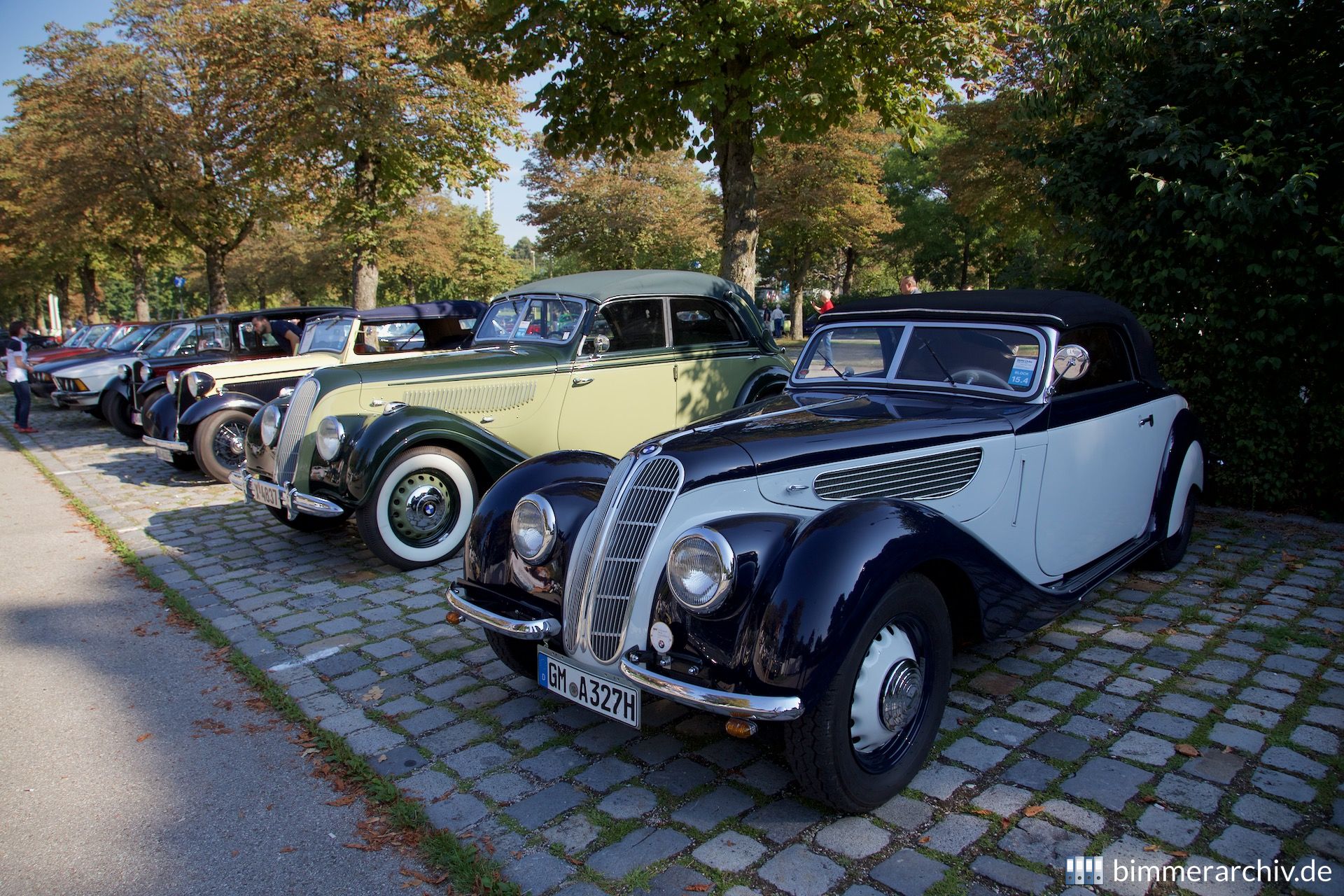BMW 327 und 335