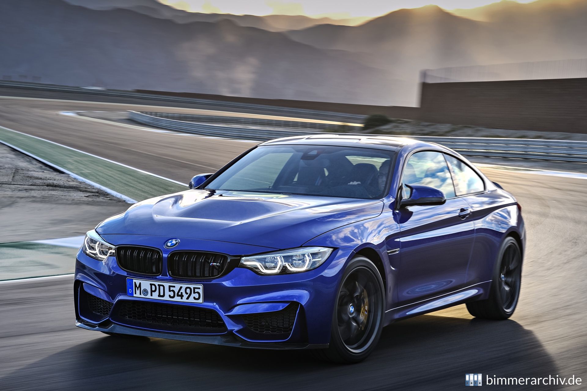 BMW M4 CS