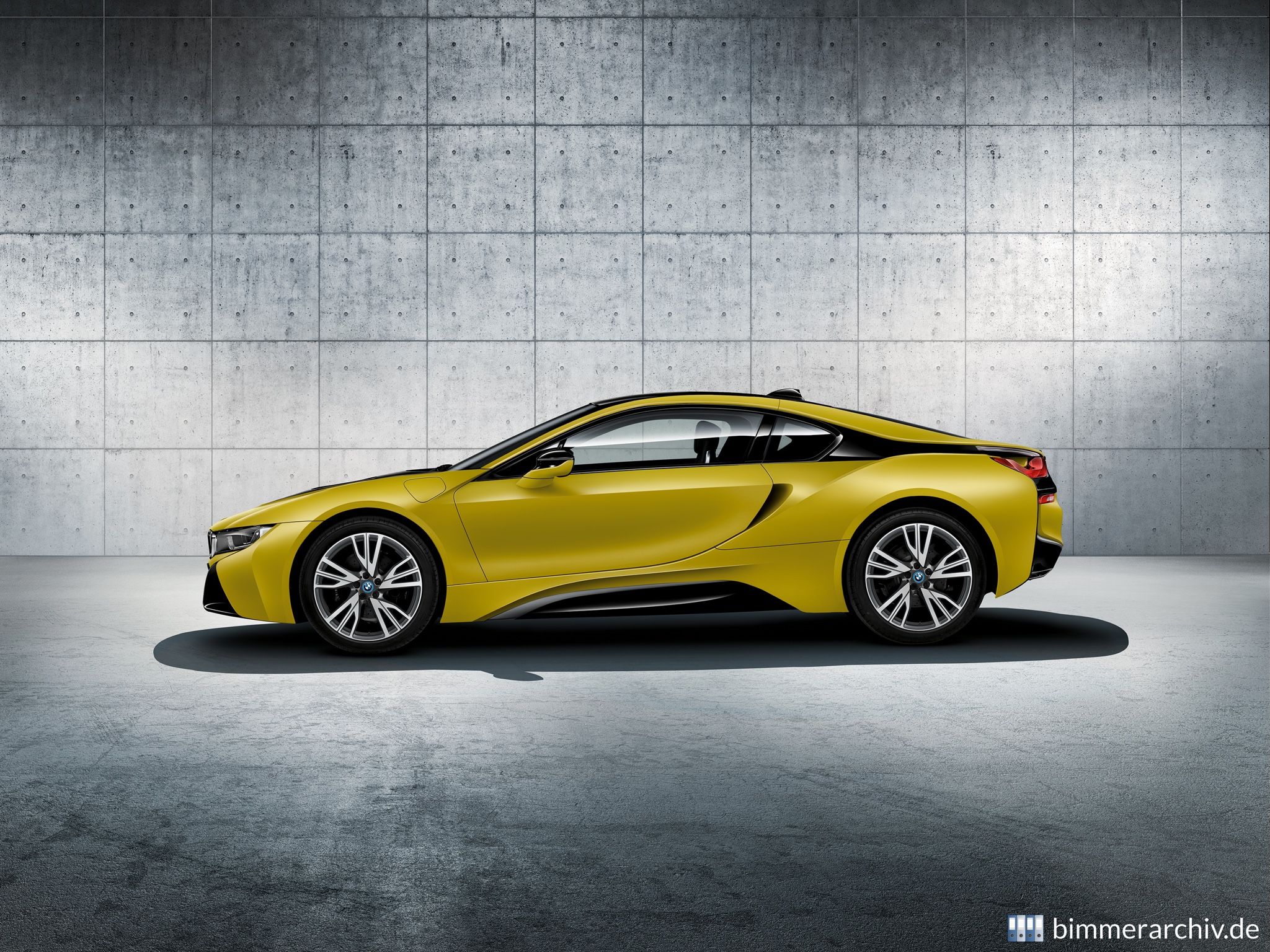 BMW i8 Protonic Frozen Yellow Edition