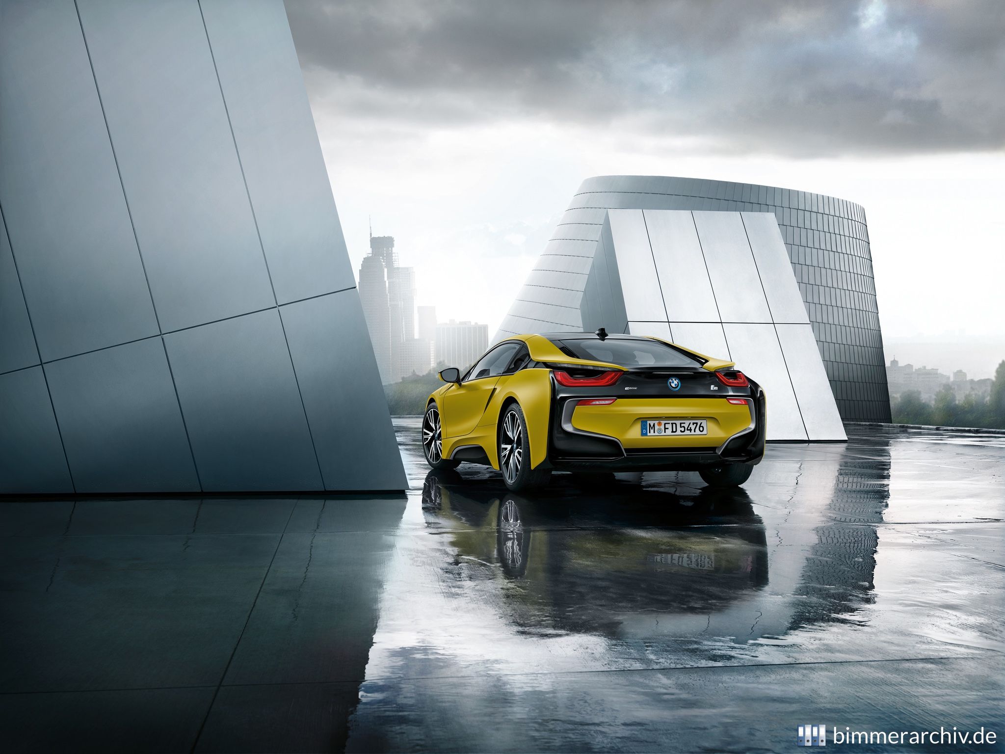 BMW i8 Protonic Frozen Yellow Edition