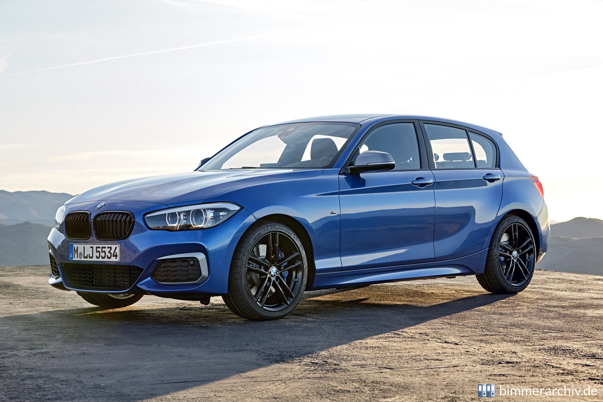 BMW M140i