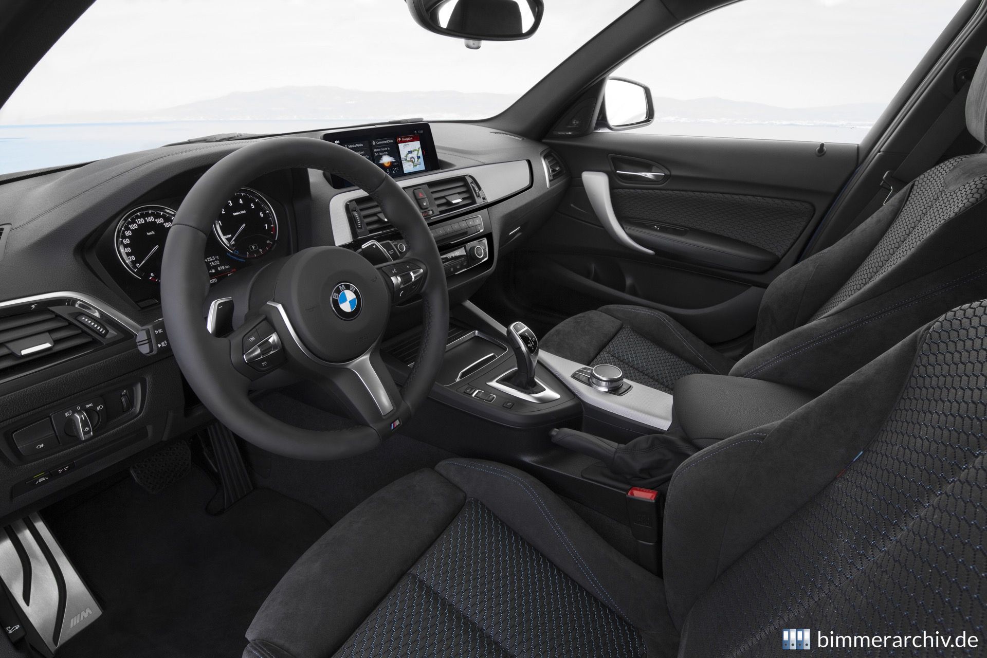 BMW M140i