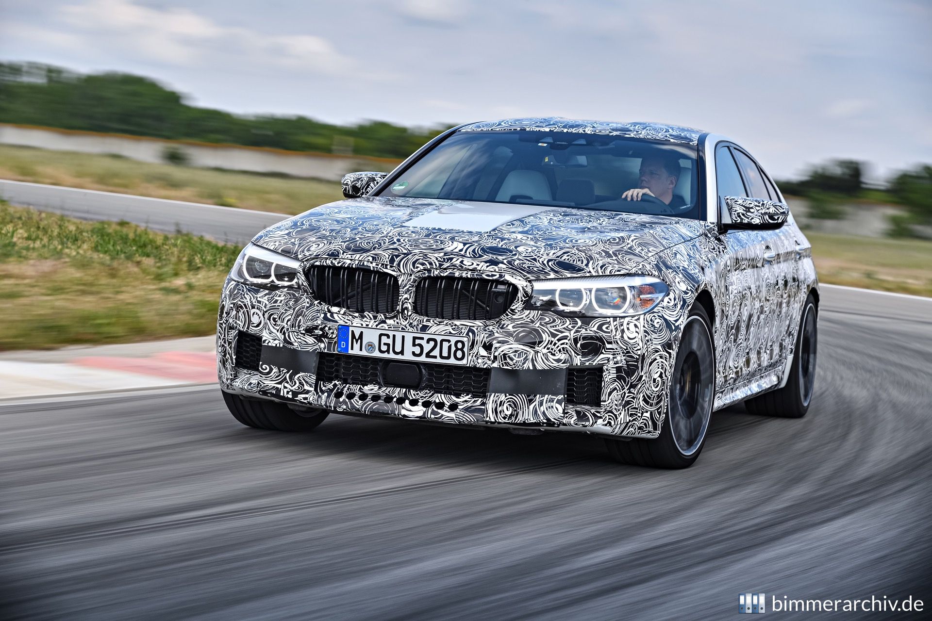 BMW M5 mit M xDrive