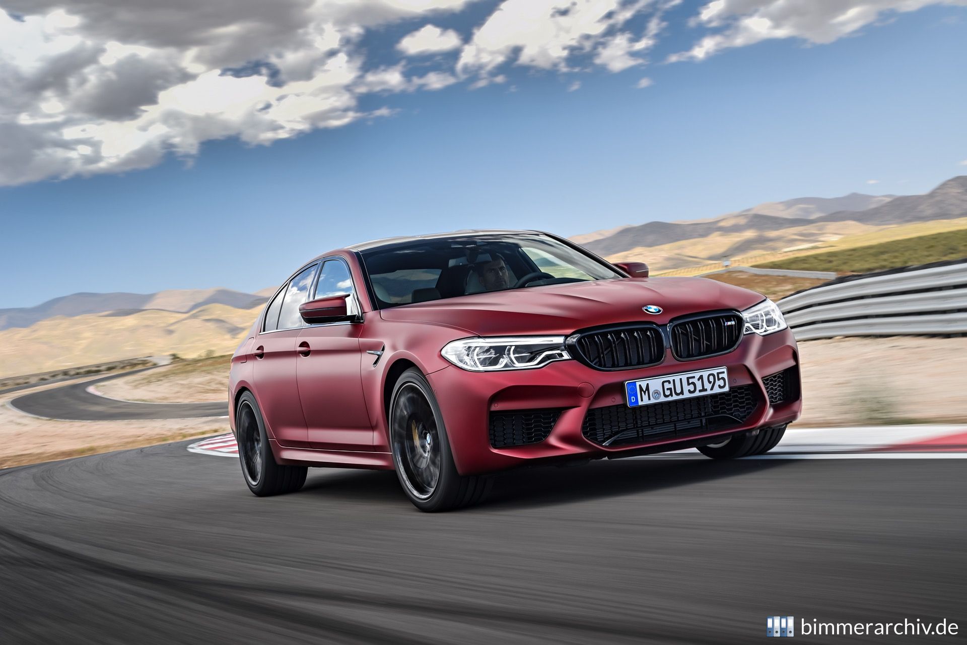 BMW M5 Limousine - First Edition